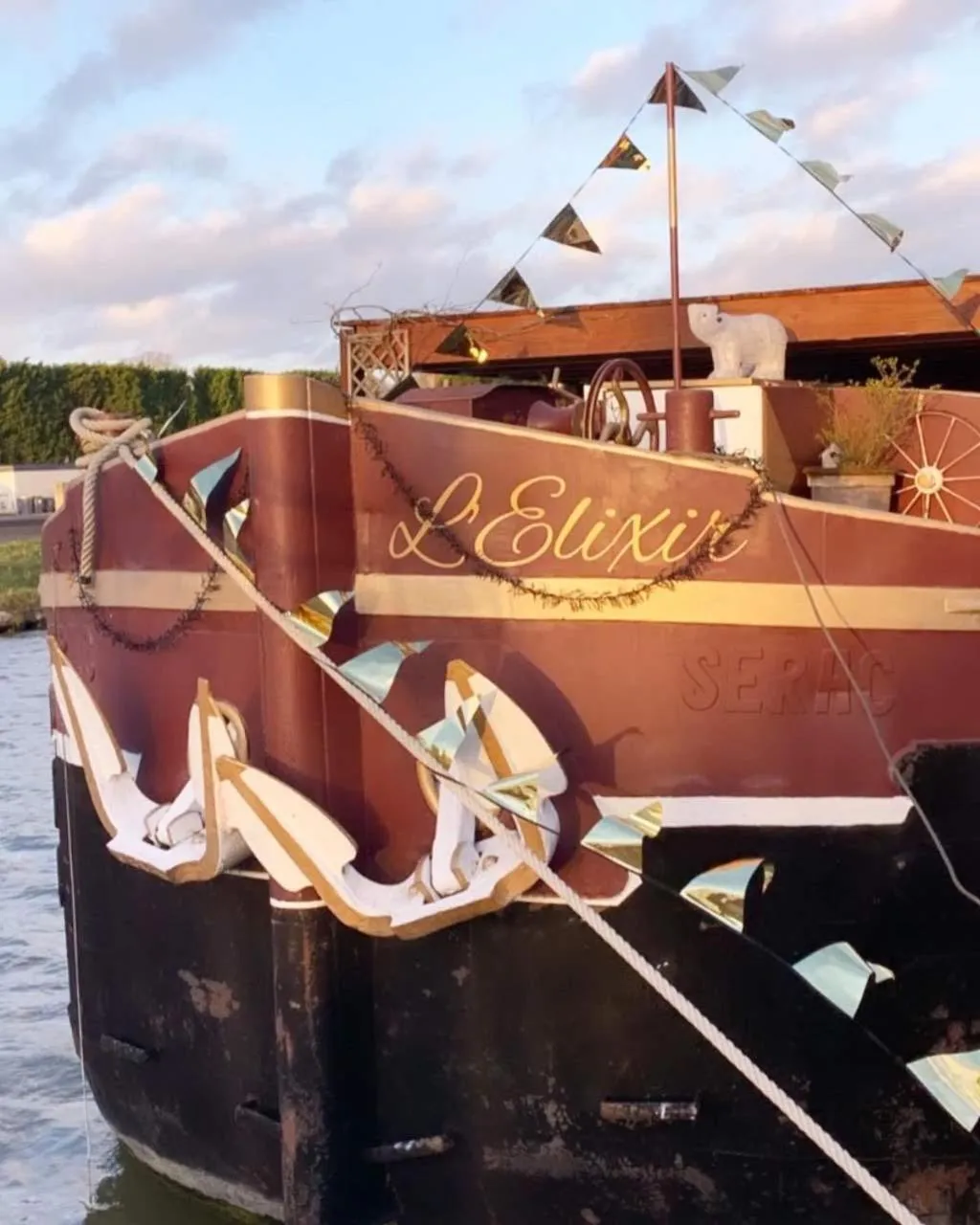 Boat near Paris and Compiegne