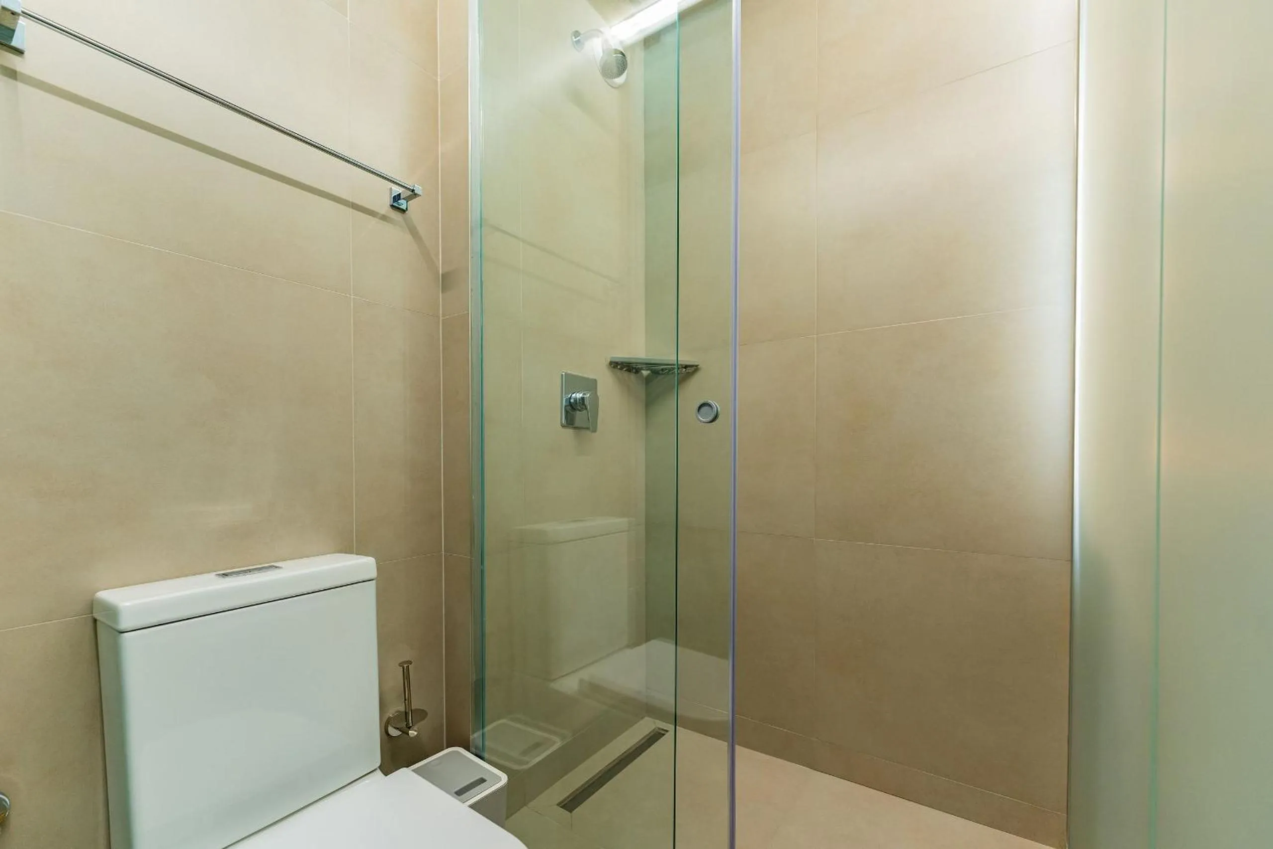 Toilet in Linked Batel by Xtay - Experiencia moderna a passos do Hard Rock