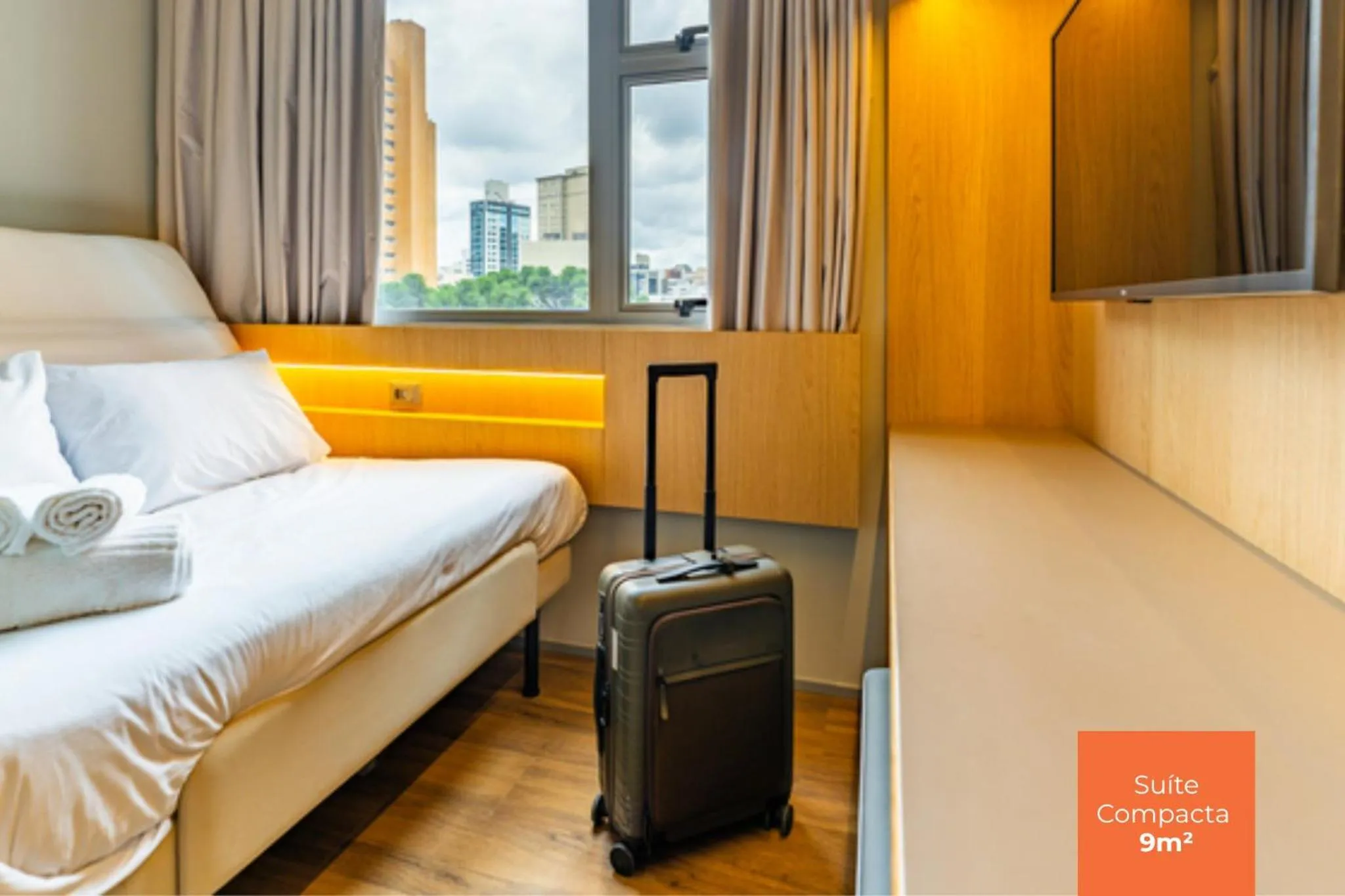 Photo of the whole room, Bed in Linked Batel by Xtay - Experiencia moderna a passos do Hard Rock