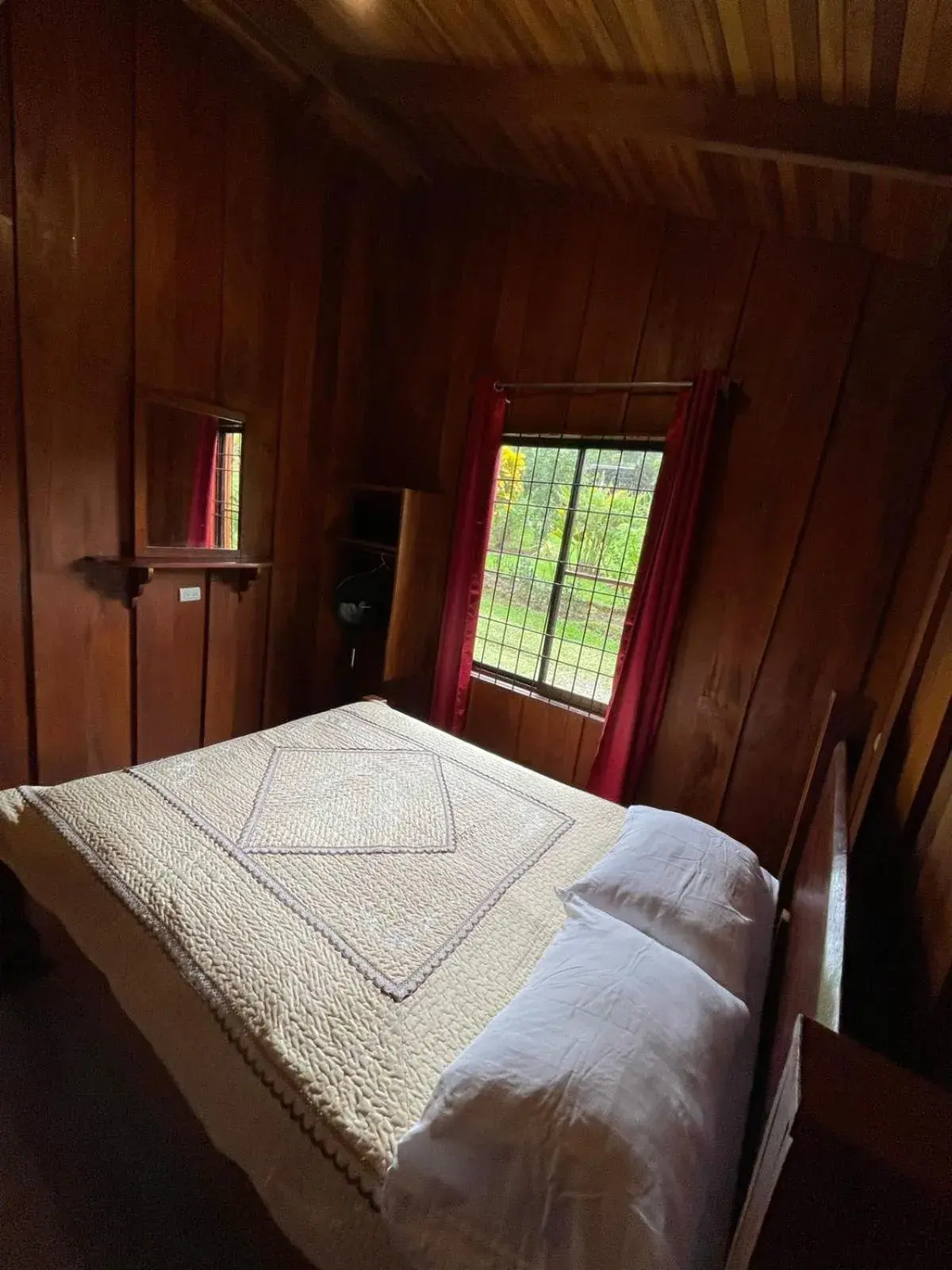 Double Room with Two Double Beds in Cabinas La Catarata Double Room with Two Double Beds in Cabinas La Catarata