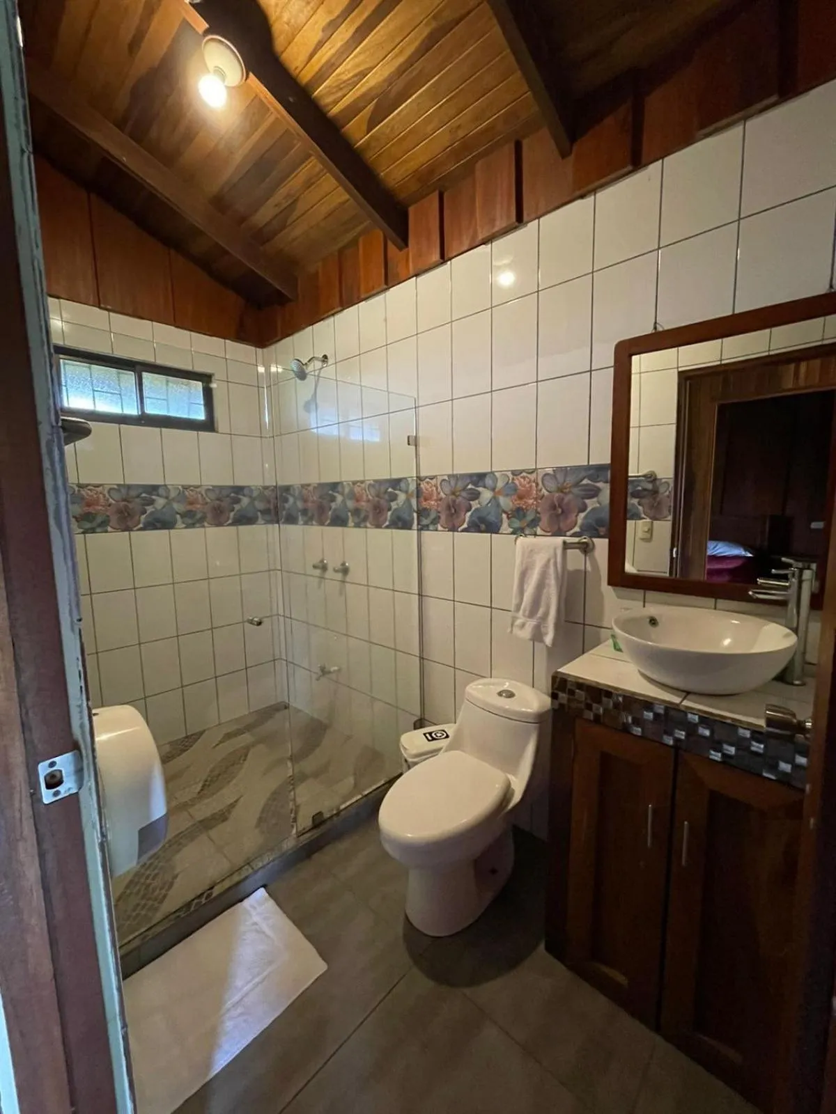 Bathroom in Cabinas La Catarata