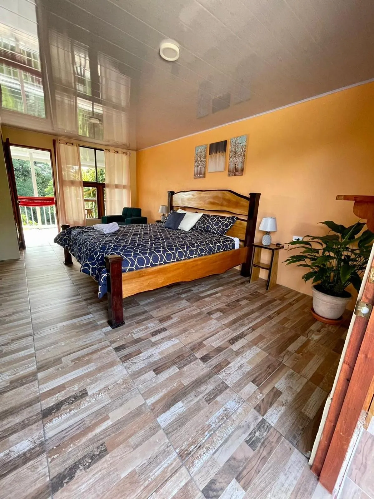 Photo of the whole room, Bed in Cabinas La Catarata