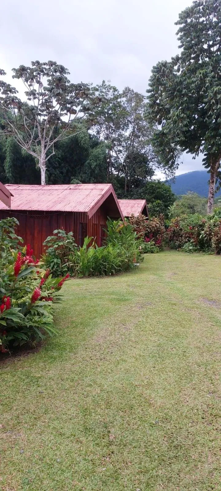 Property building in Cabinas La Catarata