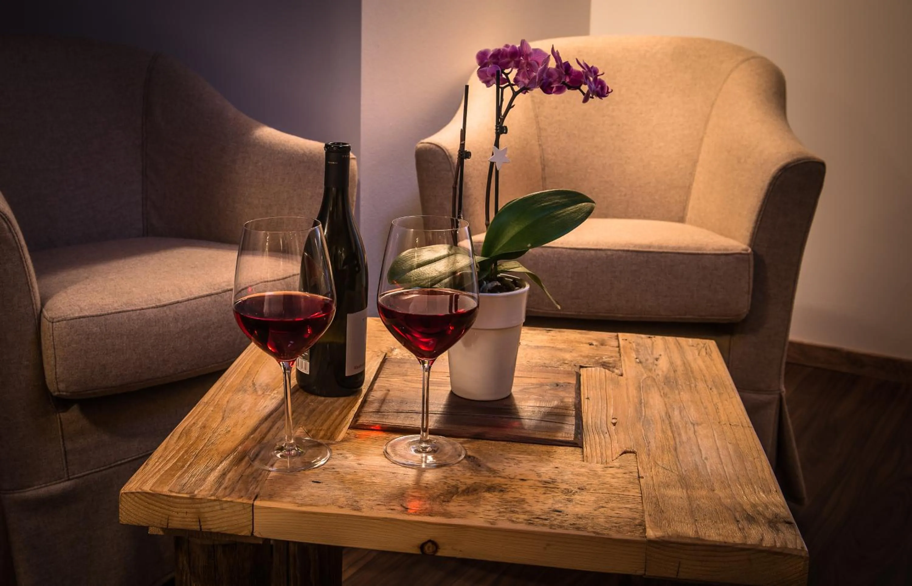 Seating area in Golden Park Resort