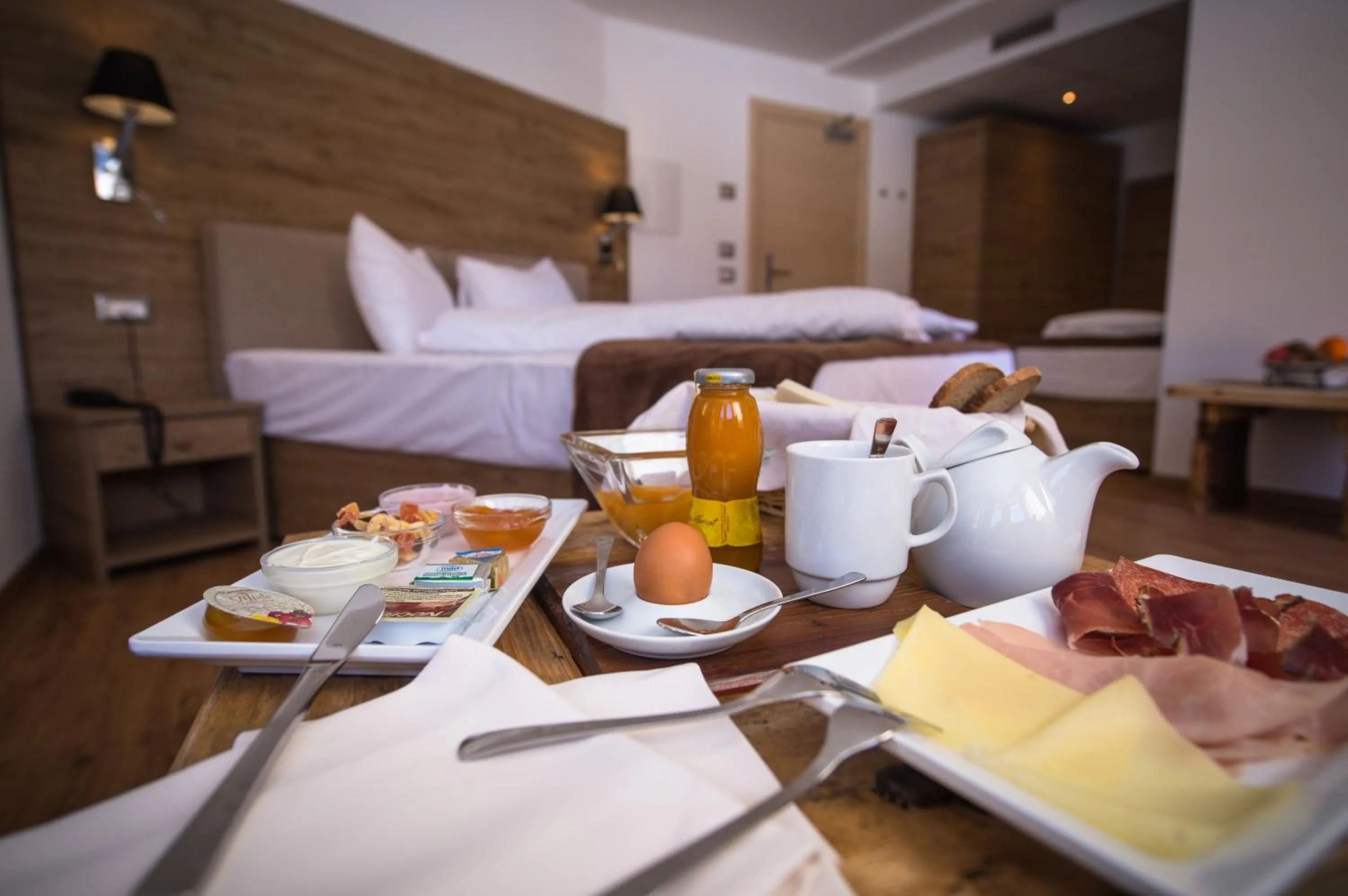 Food, Bed in Golden Park Resort