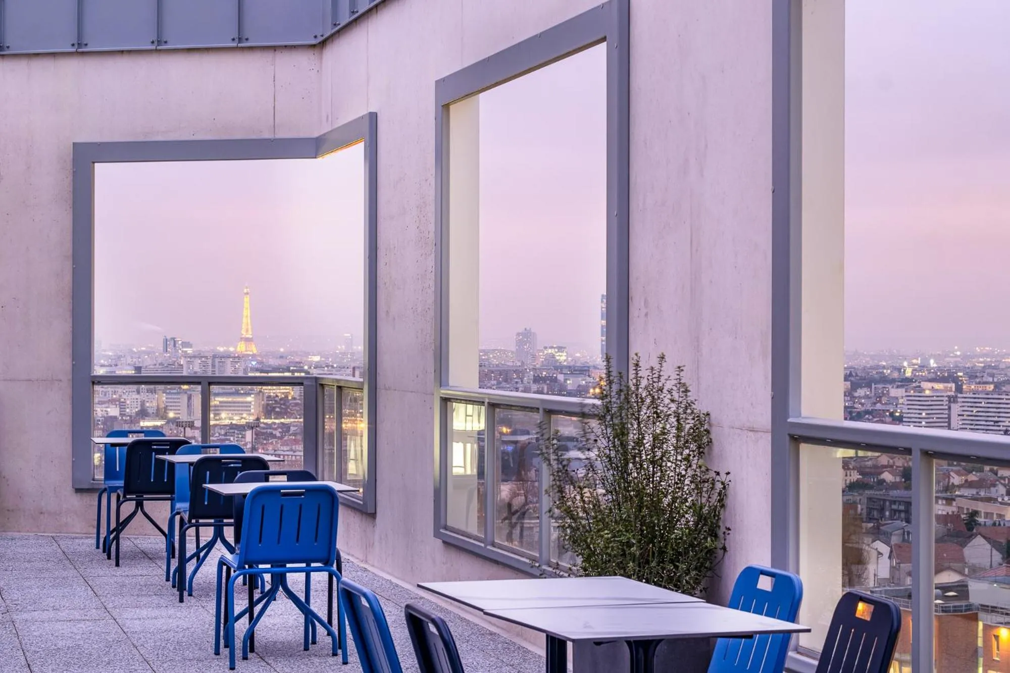 Balcony/Terrace in The Originals Résidence Paris Sud Villejuif