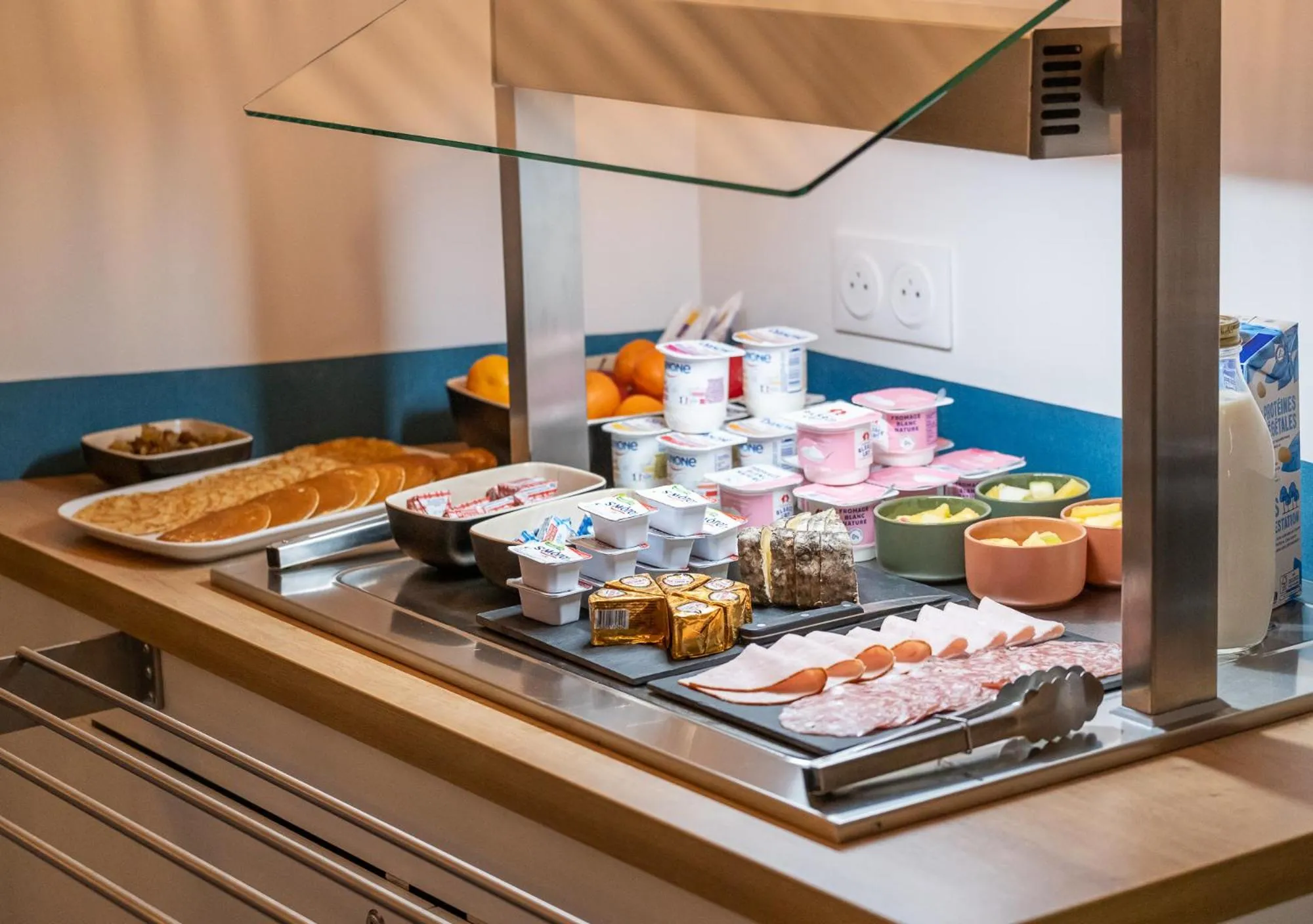 Breakfast in The Originals Résidence Paris Sud Villejuif