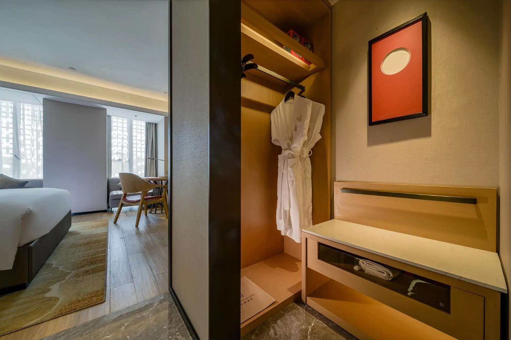 Photo of the whole room, Bed in ECHENG Hotel, Nanning Wanda Plaza Convention and Exhibition Center