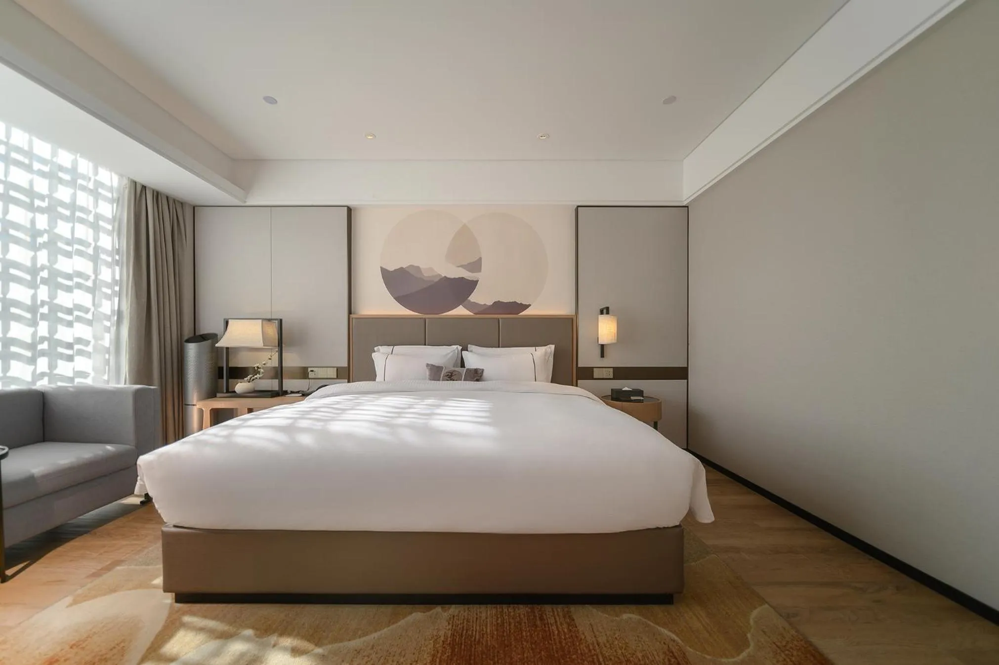 Photo of the whole room, Bed in ECHENG Hotel, Nanning Wanda Plaza Convention and Exhibition Center