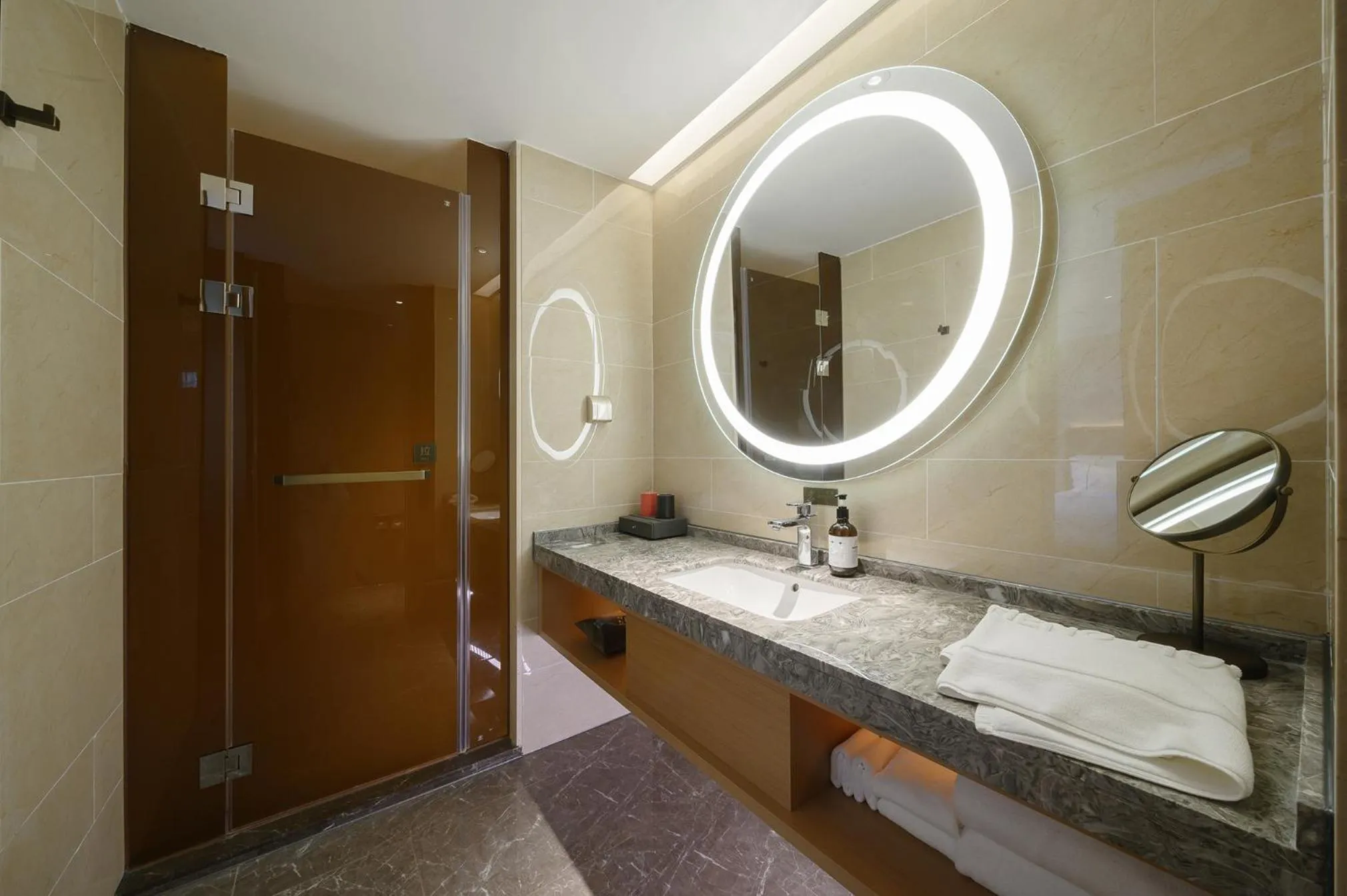 Bathroom in ECHENG Hotel, Nanning Wanda Plaza Convention and Exhibition Center