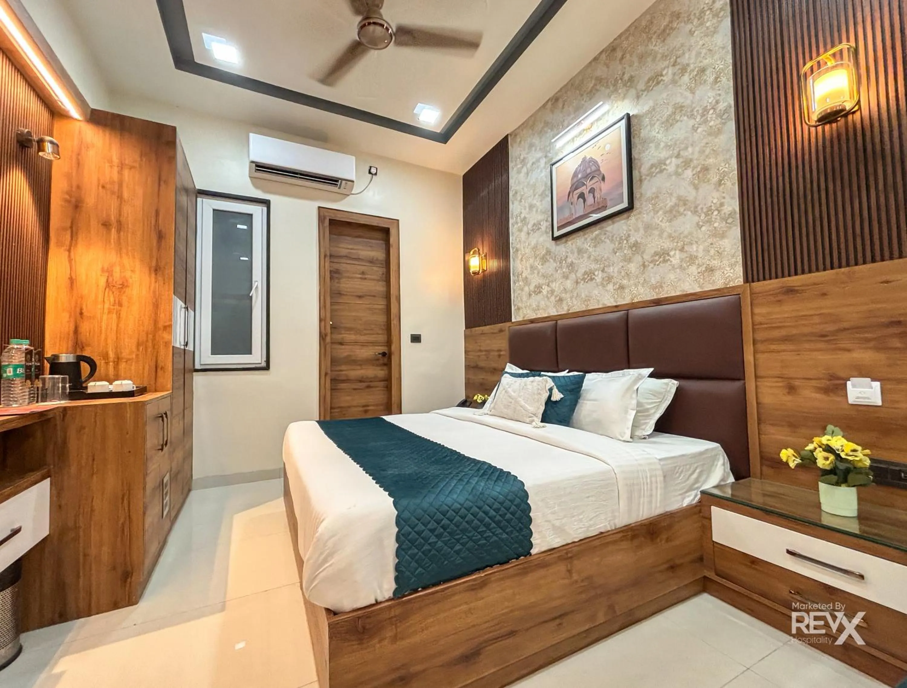 Bed in Hotel Brij Vas