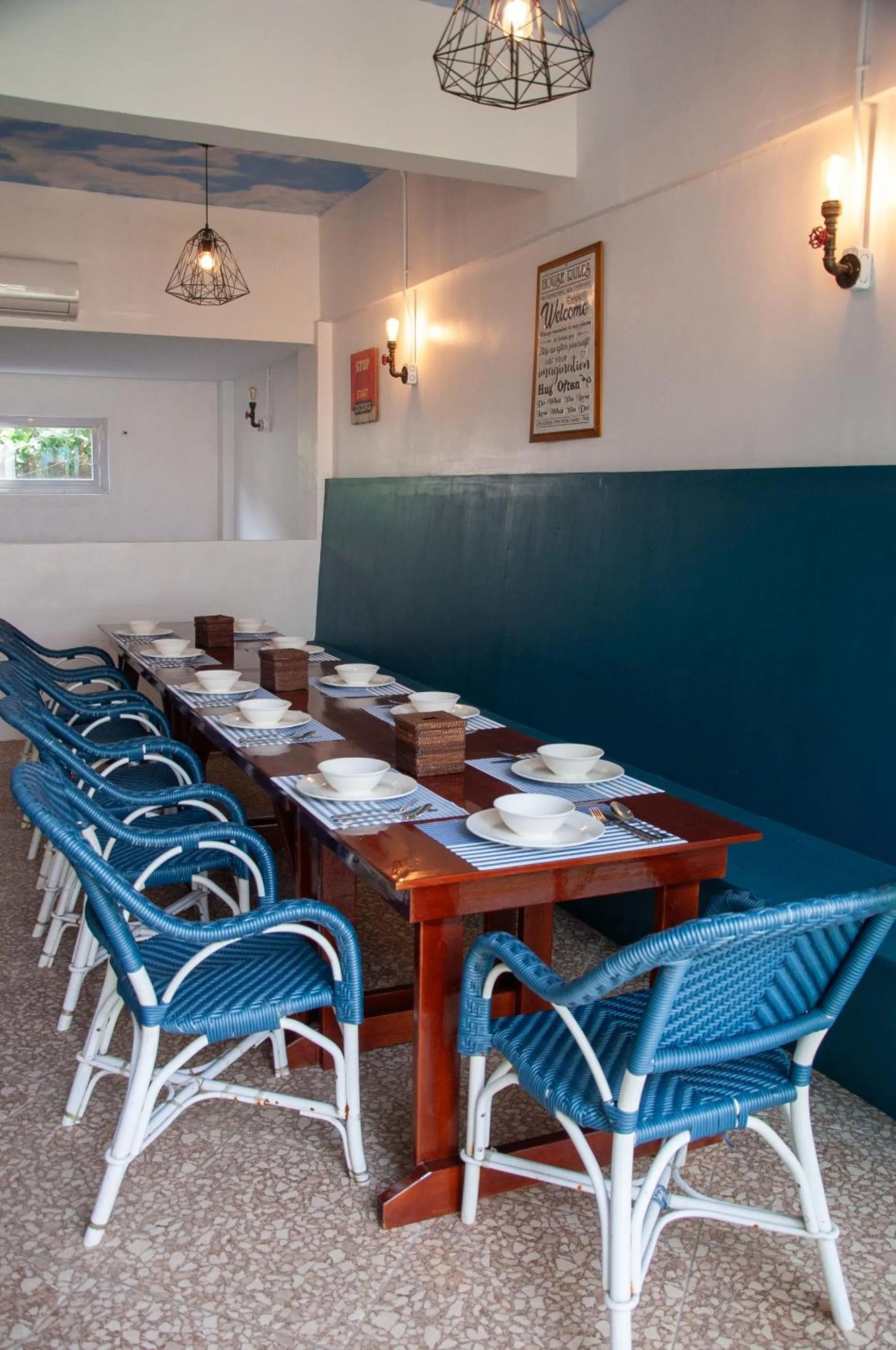 Restaurant/places to eat in Bolabog Beach Resort