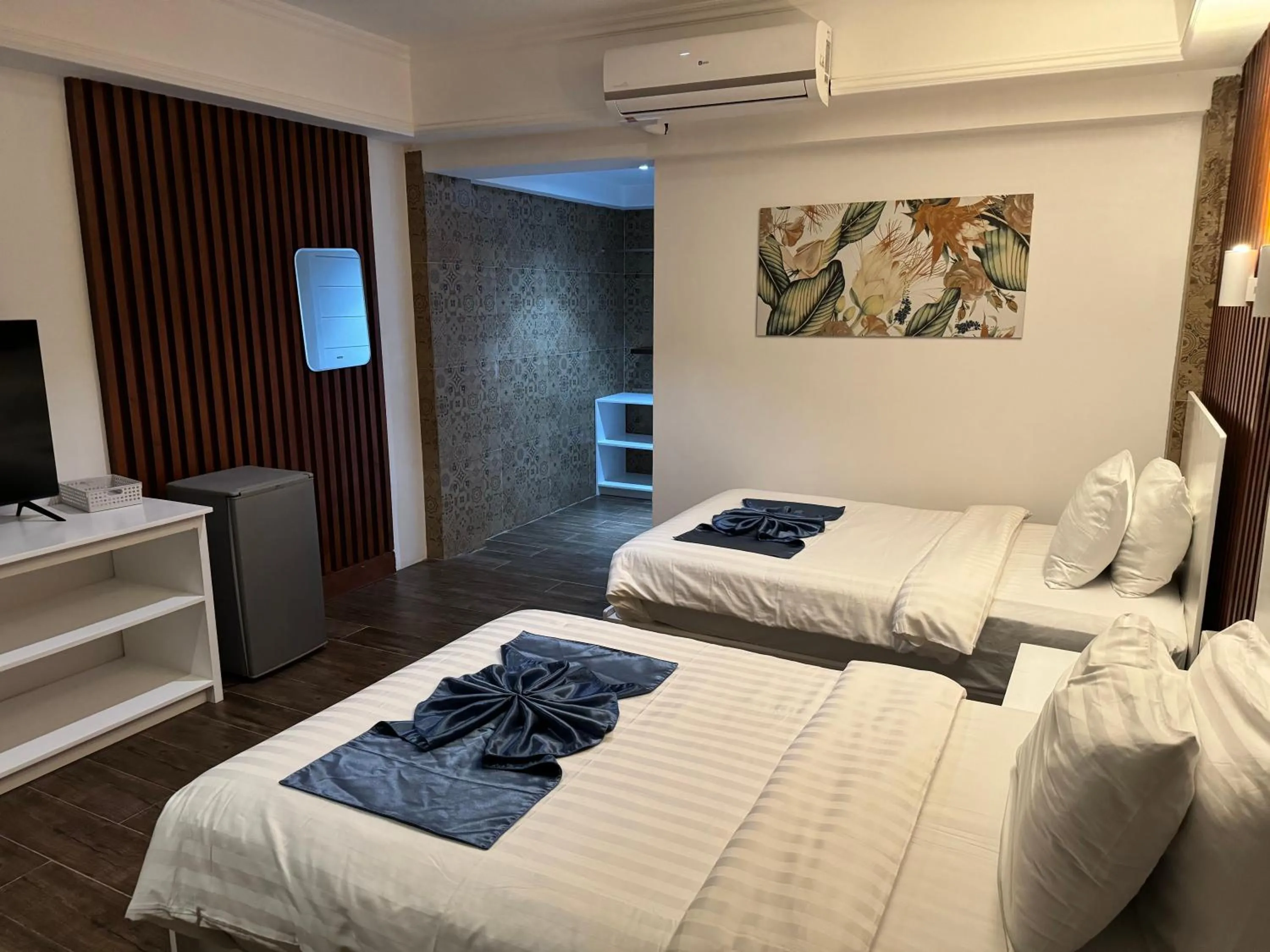 Bed in Bolabog Beach Resort