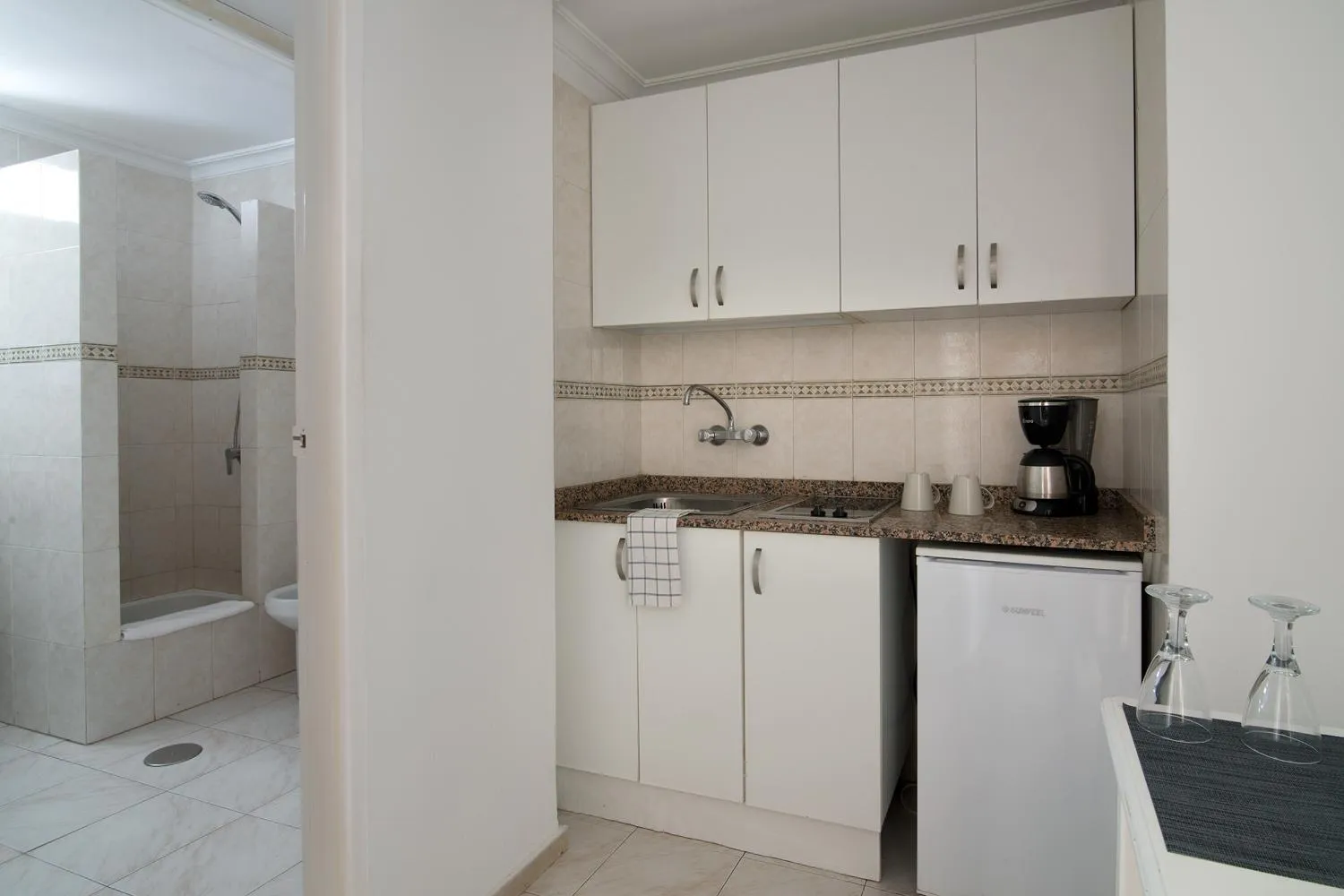 Kitchen or kitchenette in ApartHotel Idafe