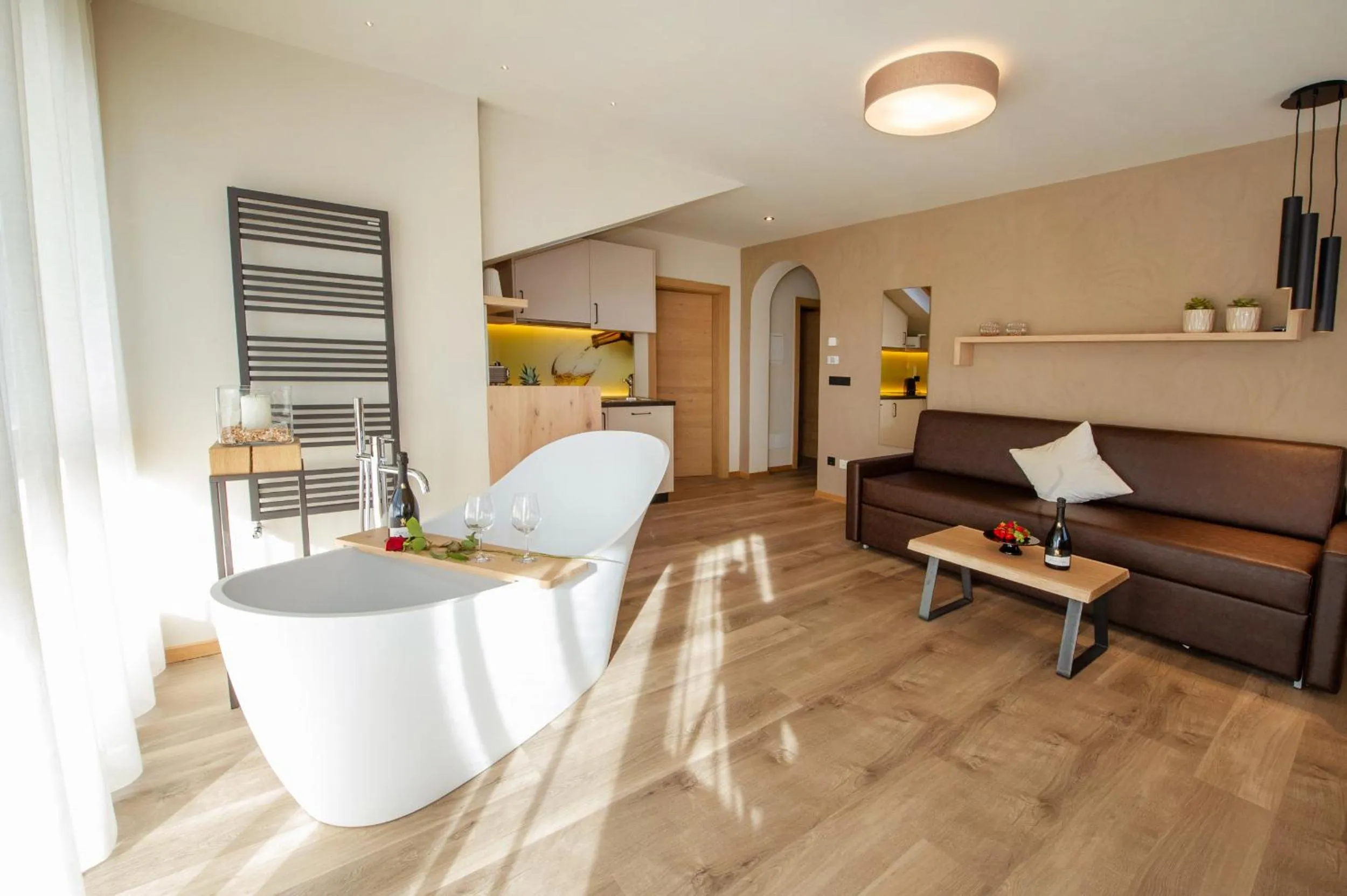 Haus Gregori Modern & Central Stay in Vineyard with Rooftop & Served Breakfast