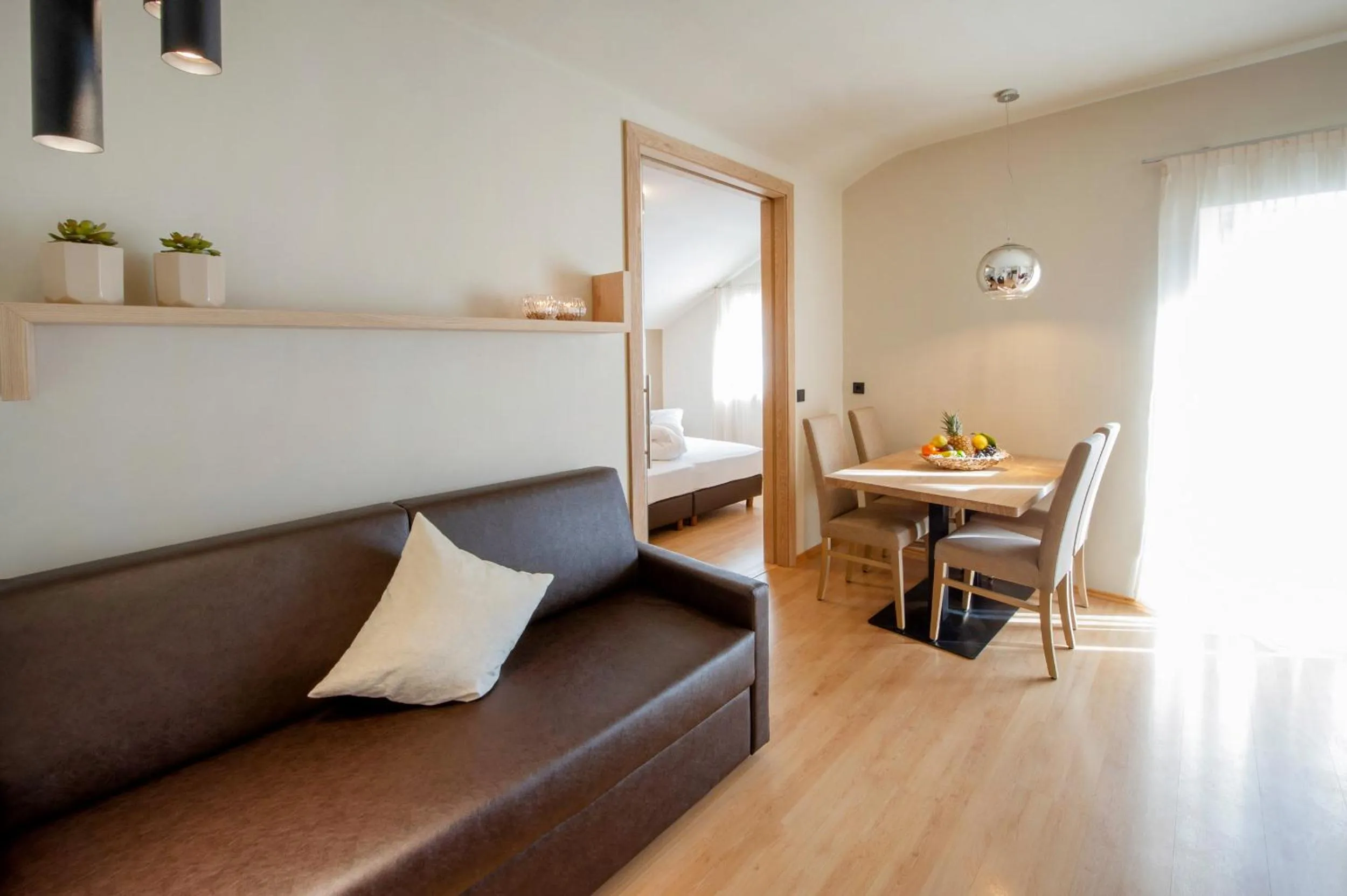 Haus Gregori Modern & Central Stay in Vineyard with Rooftop & Served Breakfast