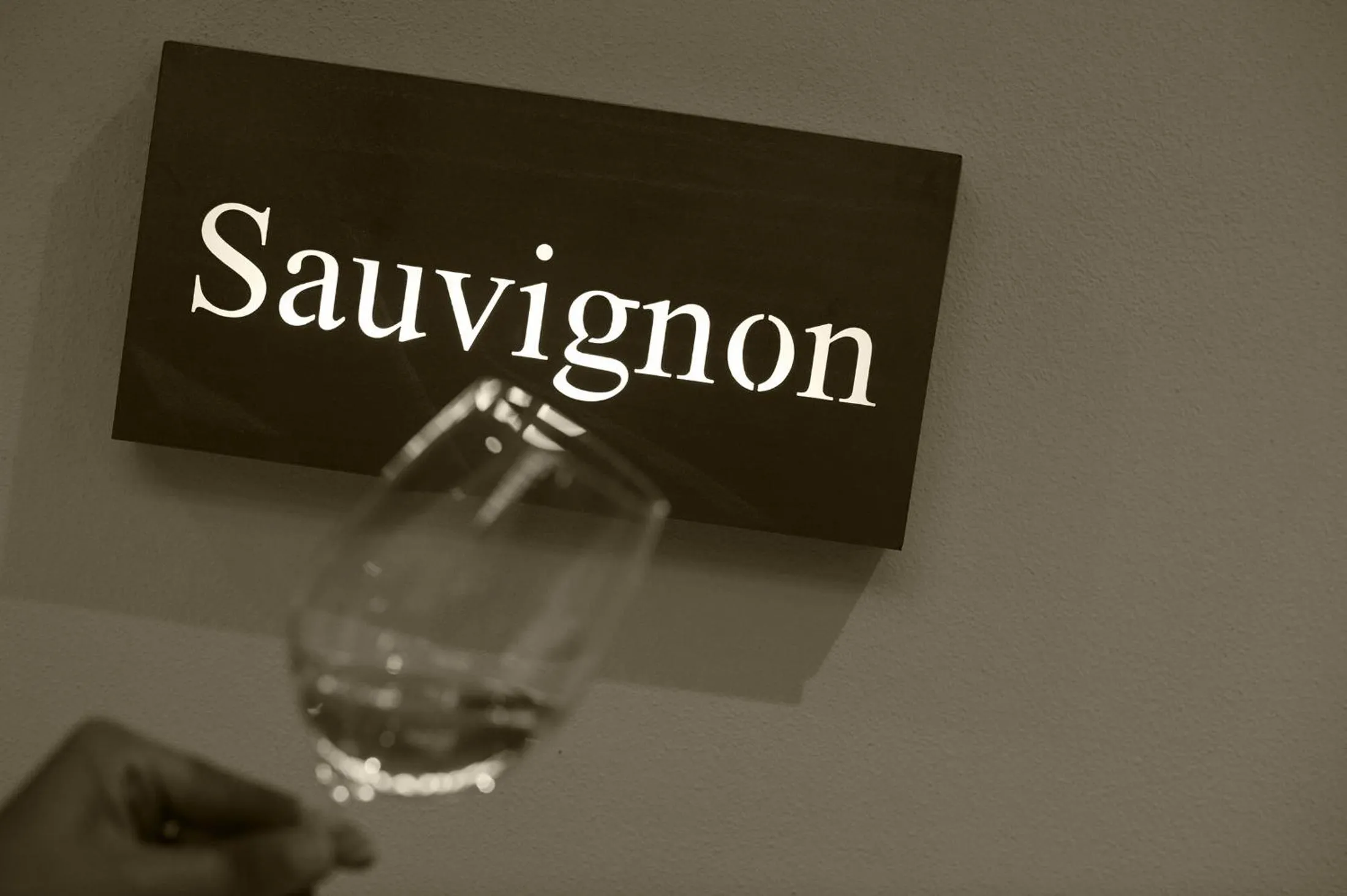 Haus Gregori Modern & Central Stay in Vineyard with Rooftop & Served Breakfast