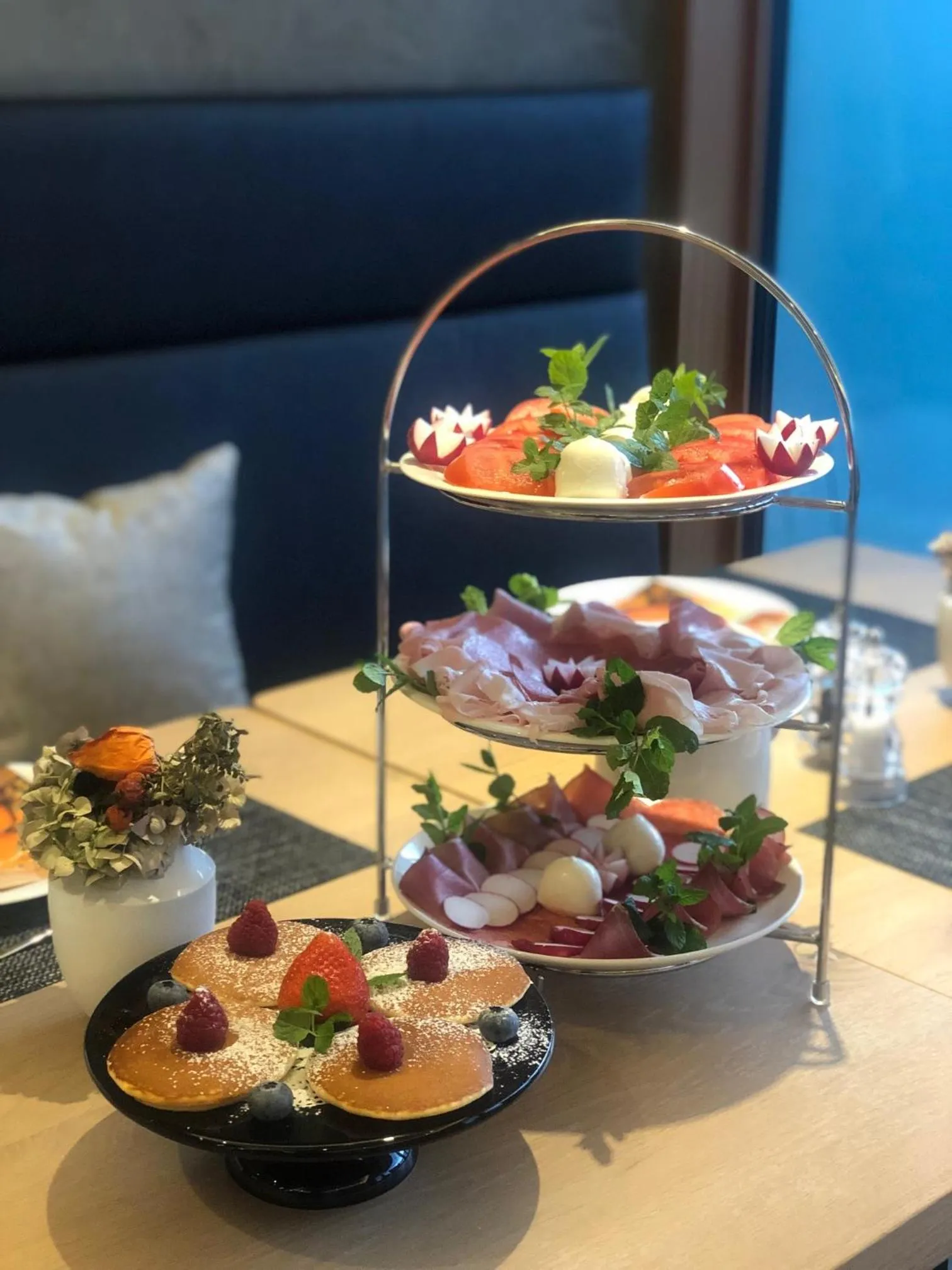 Haus Gregori Modern & Central Stay in Vineyard with Rooftop & Served Breakfast