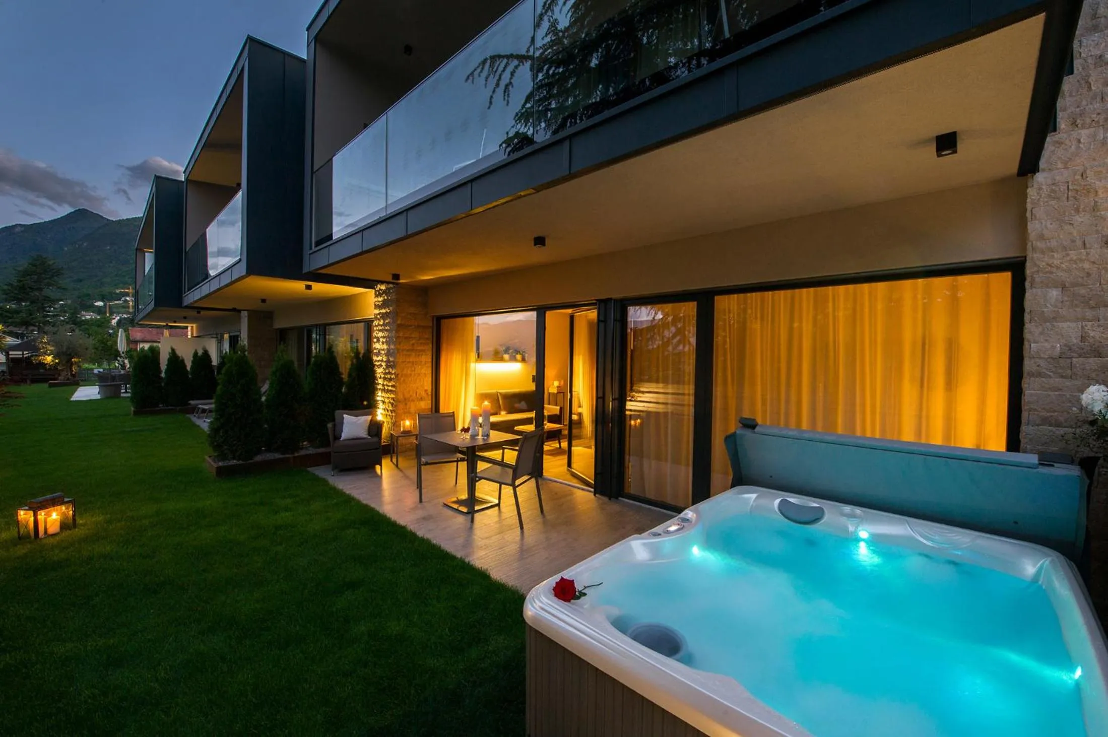 Hot Tub in Haus Gregori Modern & Central Stay in Vineyard with Rooftop & Served Breakfast
