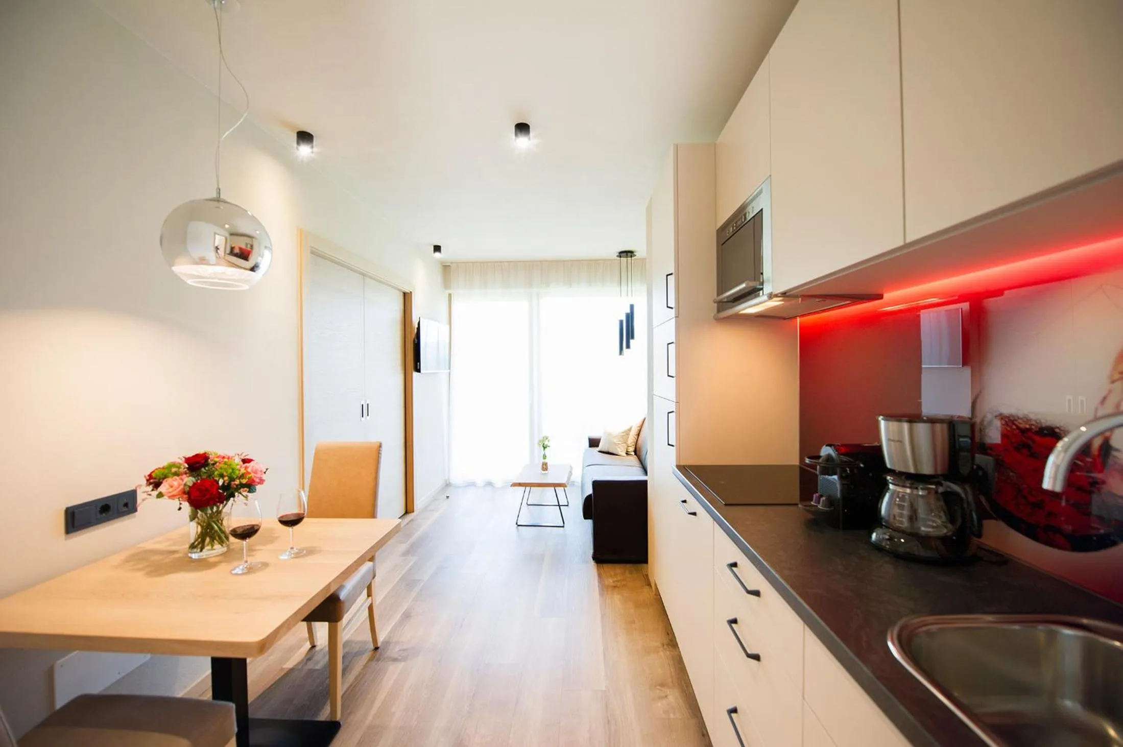 Haus Gregori Modern & Central Stay in Vineyard with Rooftop & Served Breakfast