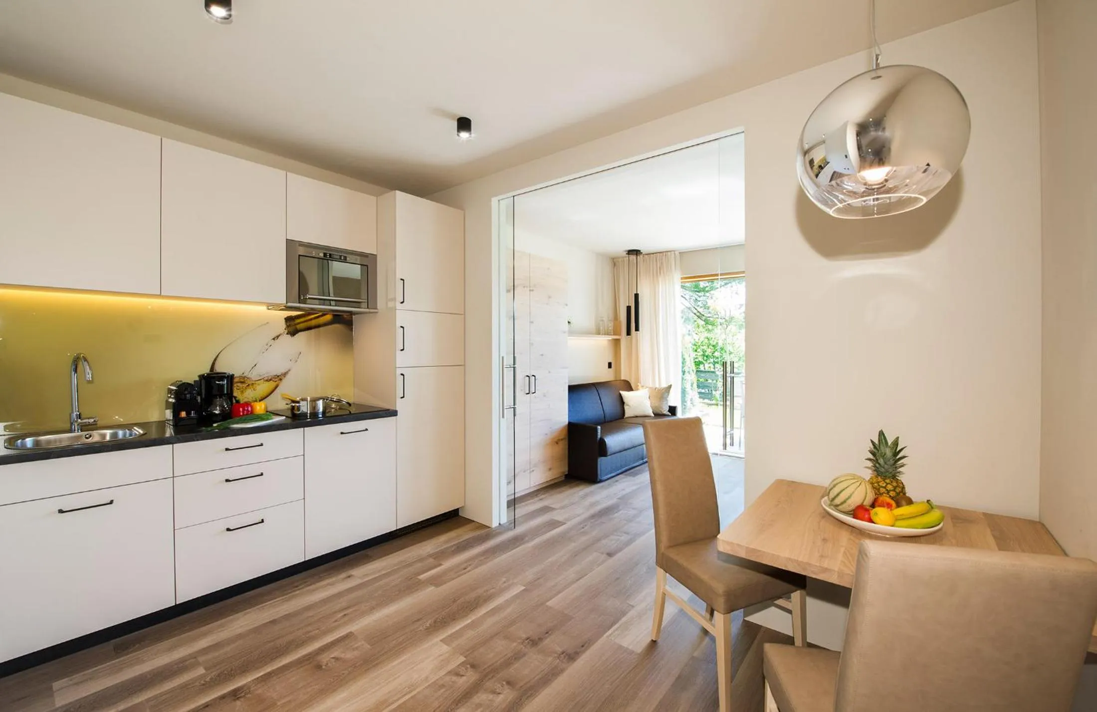 Haus Gregori Modern & Central Stay in Vineyard with Rooftop & Served Breakfast