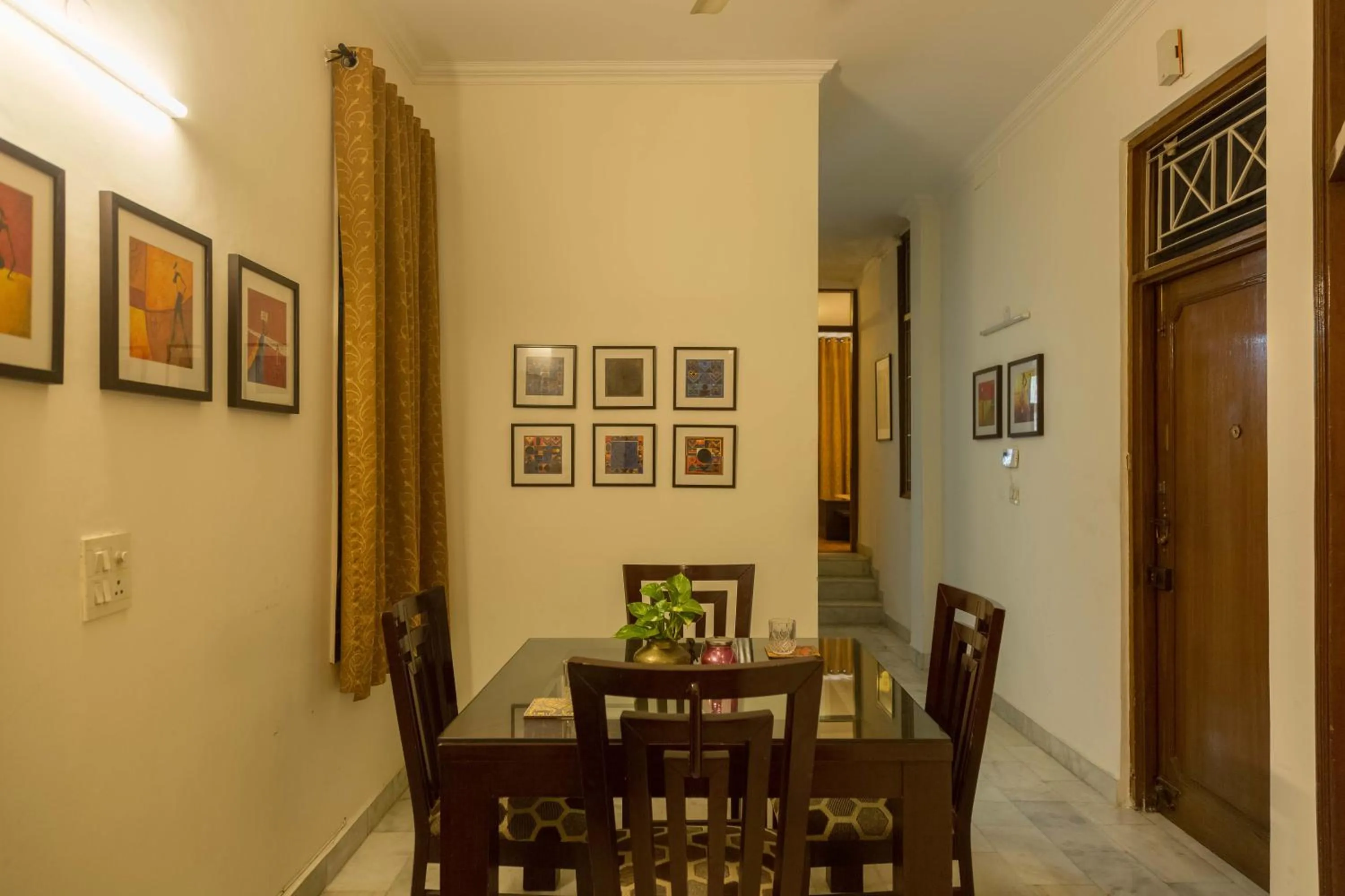 Dining area in Woodpecker Apartments Hauz khas