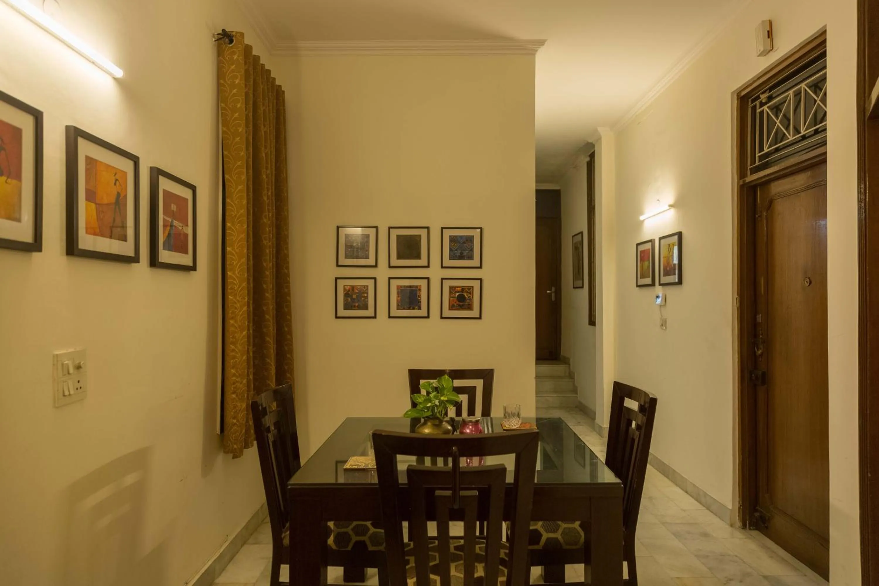 Dining area in Woodpecker Apartments Hauz khas