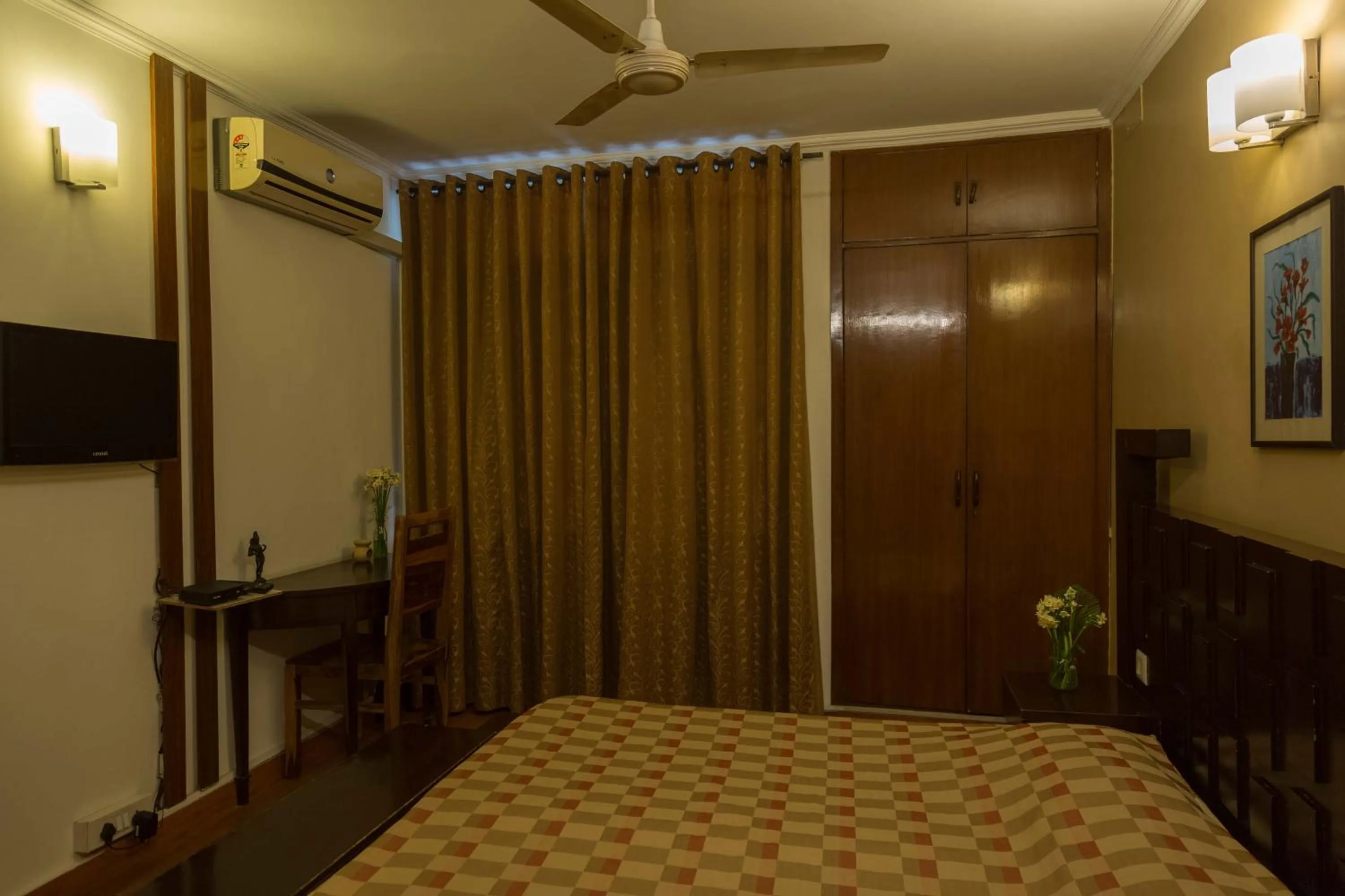 Bed in Woodpecker Apartments Hauz khas