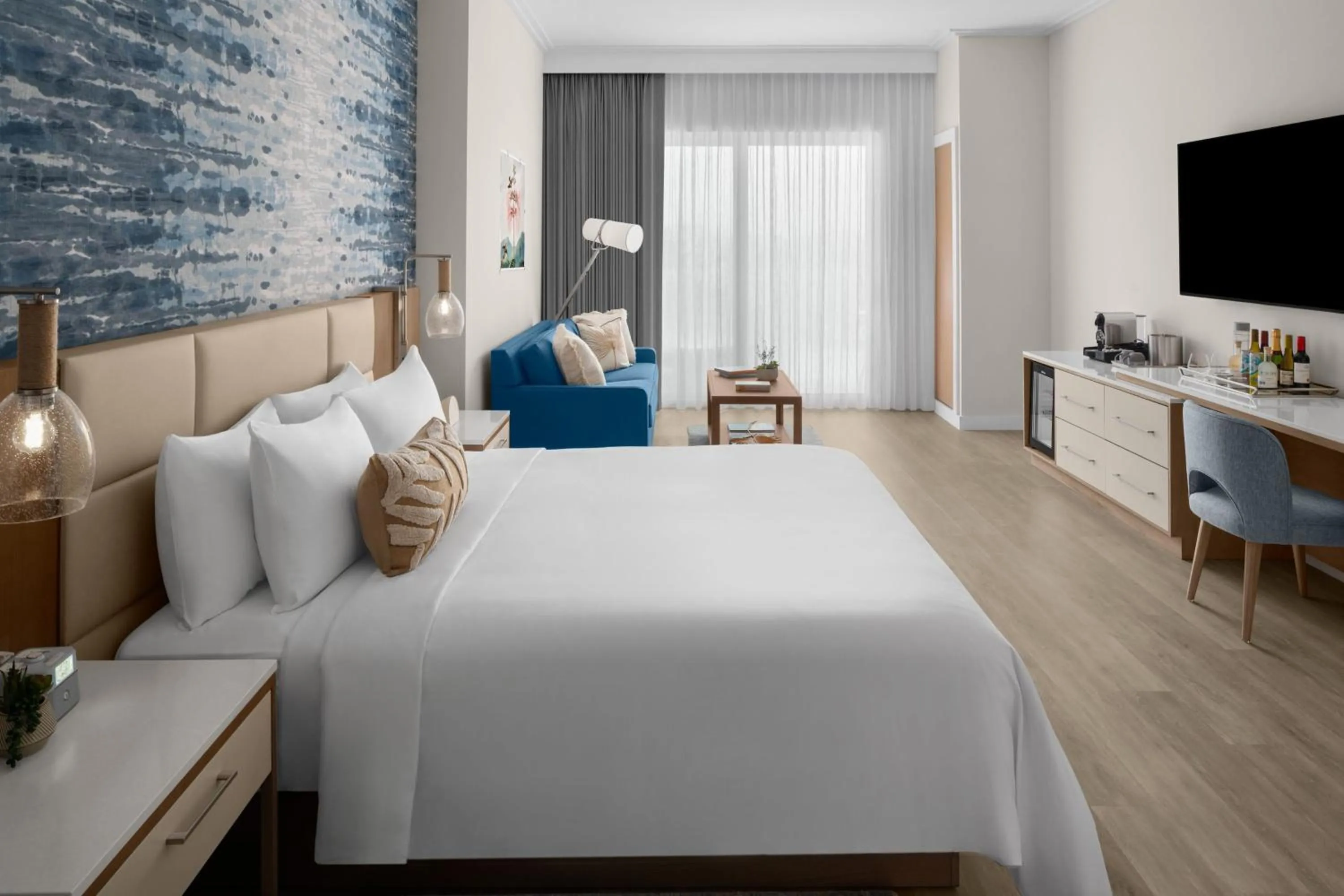 Photo of the whole room, Bed in The Belgrove Resort & Spa, West Palm Beach, Autograph Collection