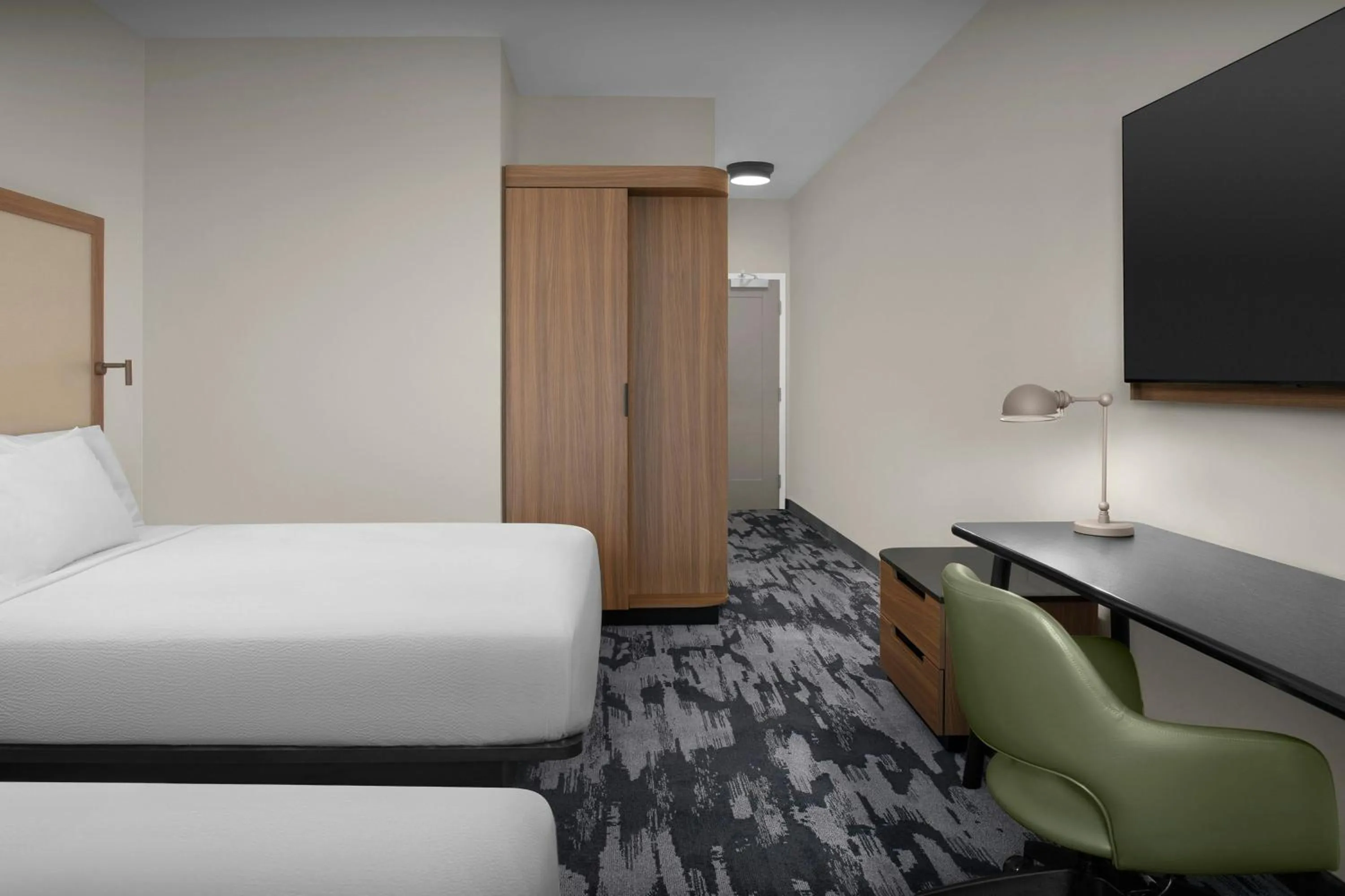 Photo of the whole room, Bed in Fairfield by Marriott Inn & Suites Paris