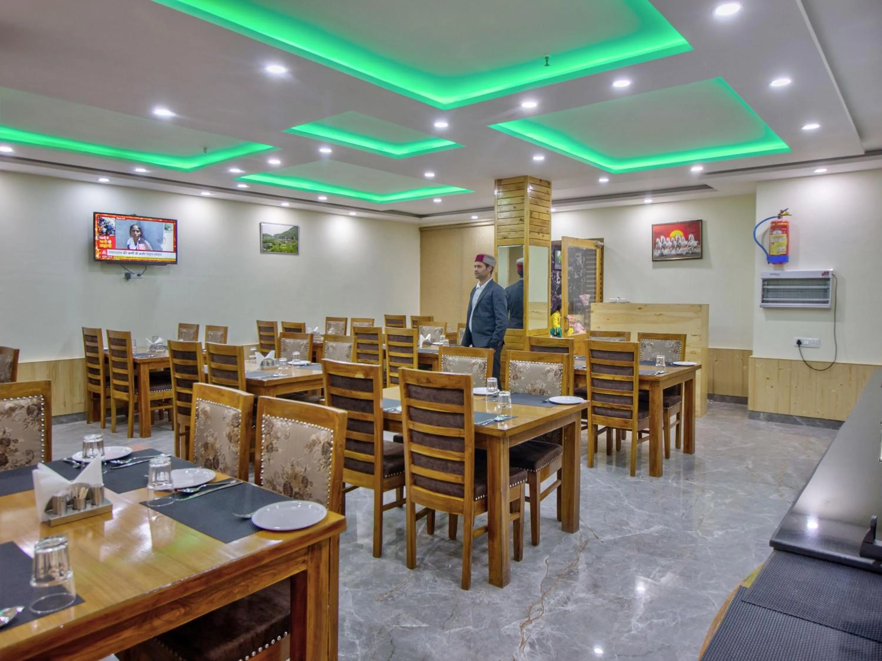 Restaurant/places to eat in Swastik Grand Manali