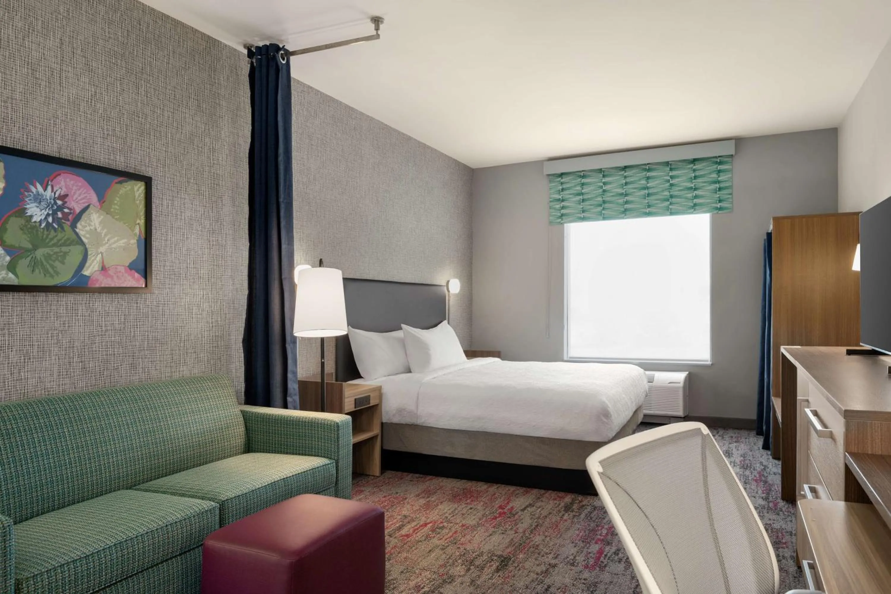 Living room, Bed in Home2 Suites By Hilton Conyers Atlanta