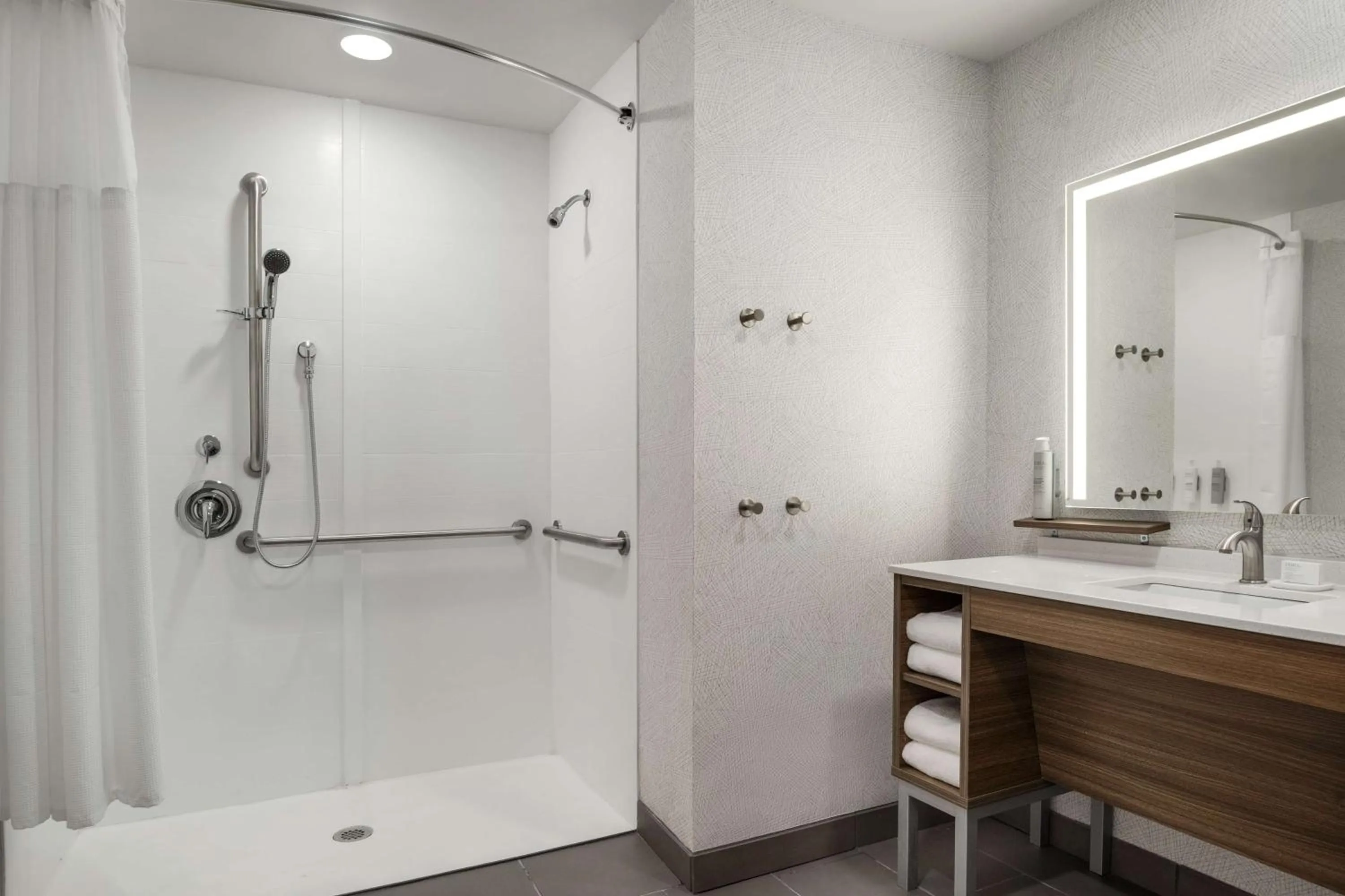 Bathroom in Home2 Suites By Hilton Conyers Atlanta