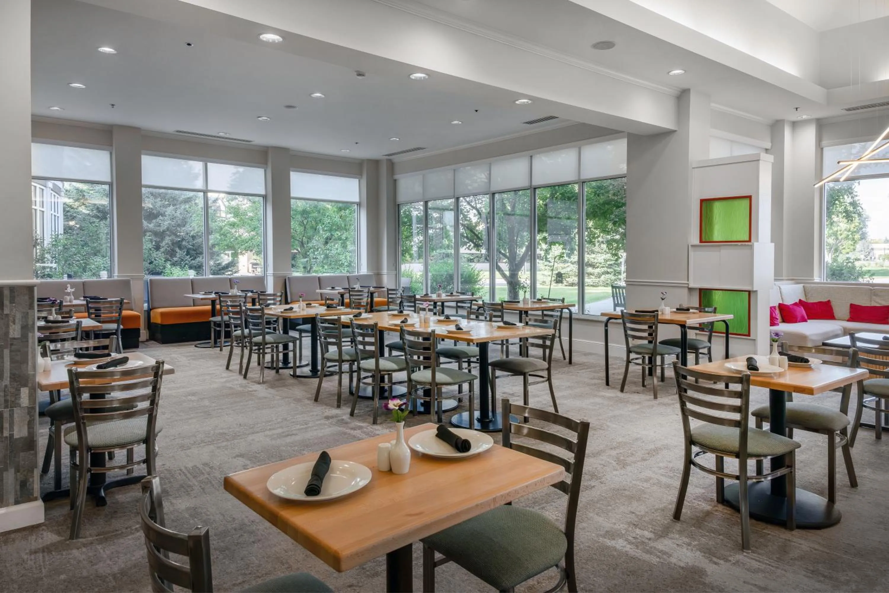 Restaurant/places to eat in Hilton Garden Inn Grand Forks-Und