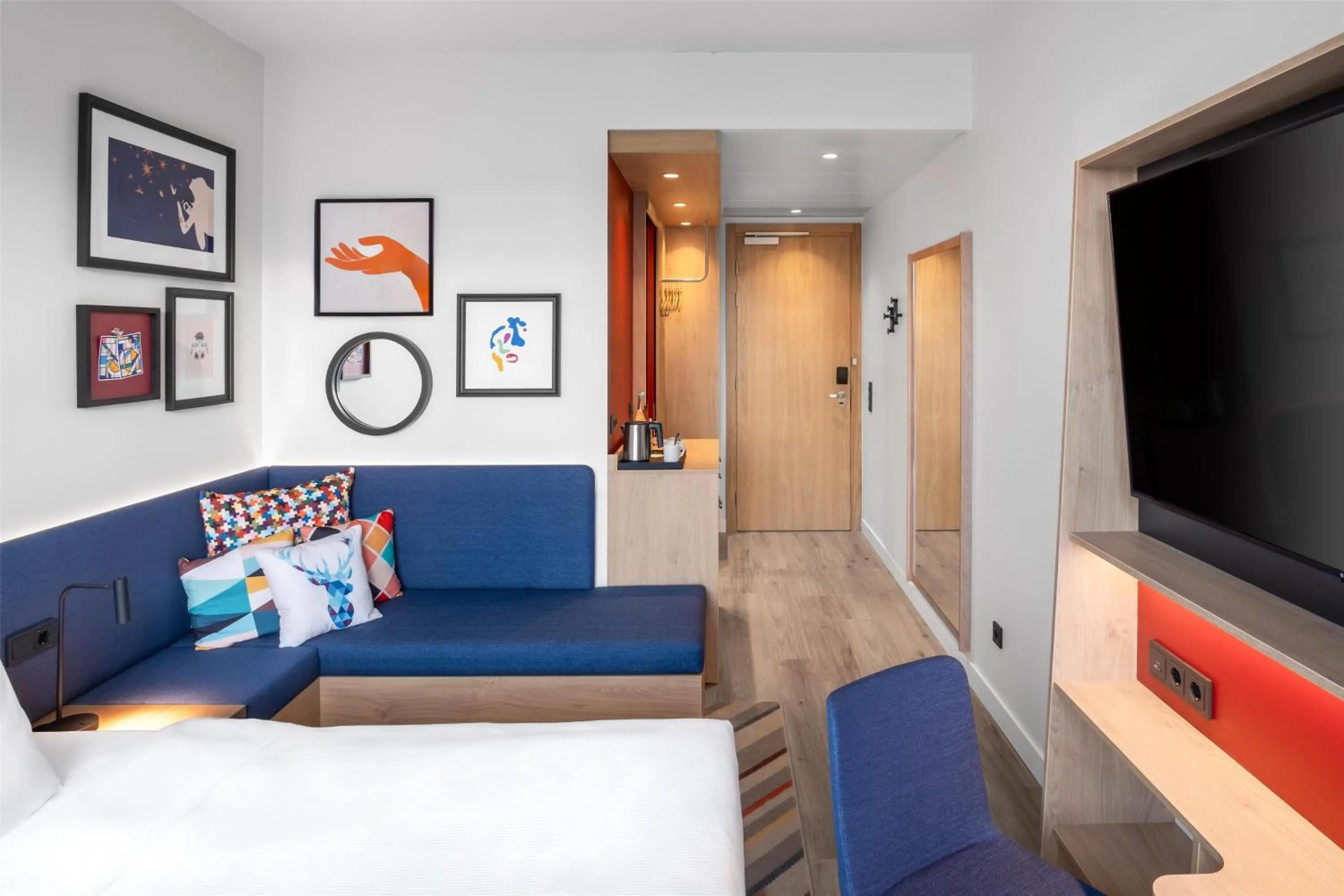 Living room, Bed in Hampton By Hilton Tallinn