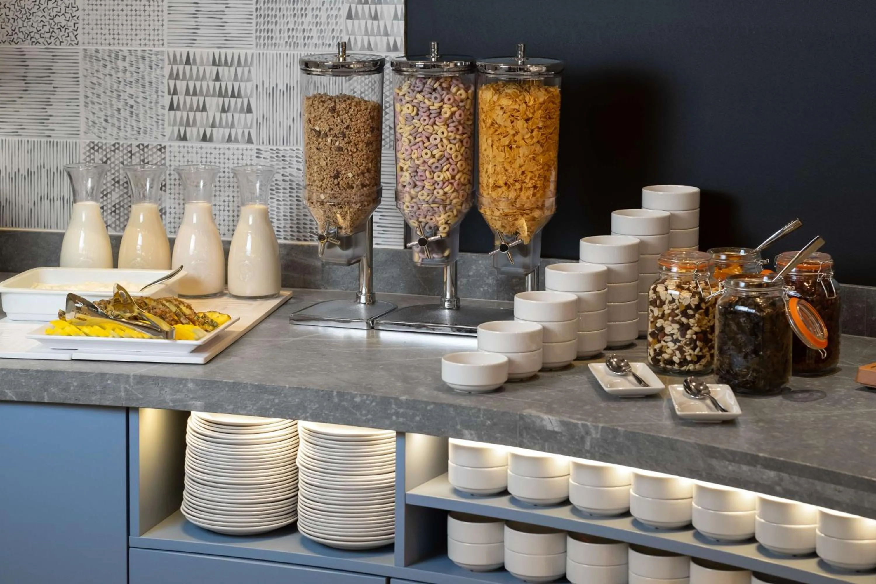 Breakfast in Hampton By Hilton Tallinn