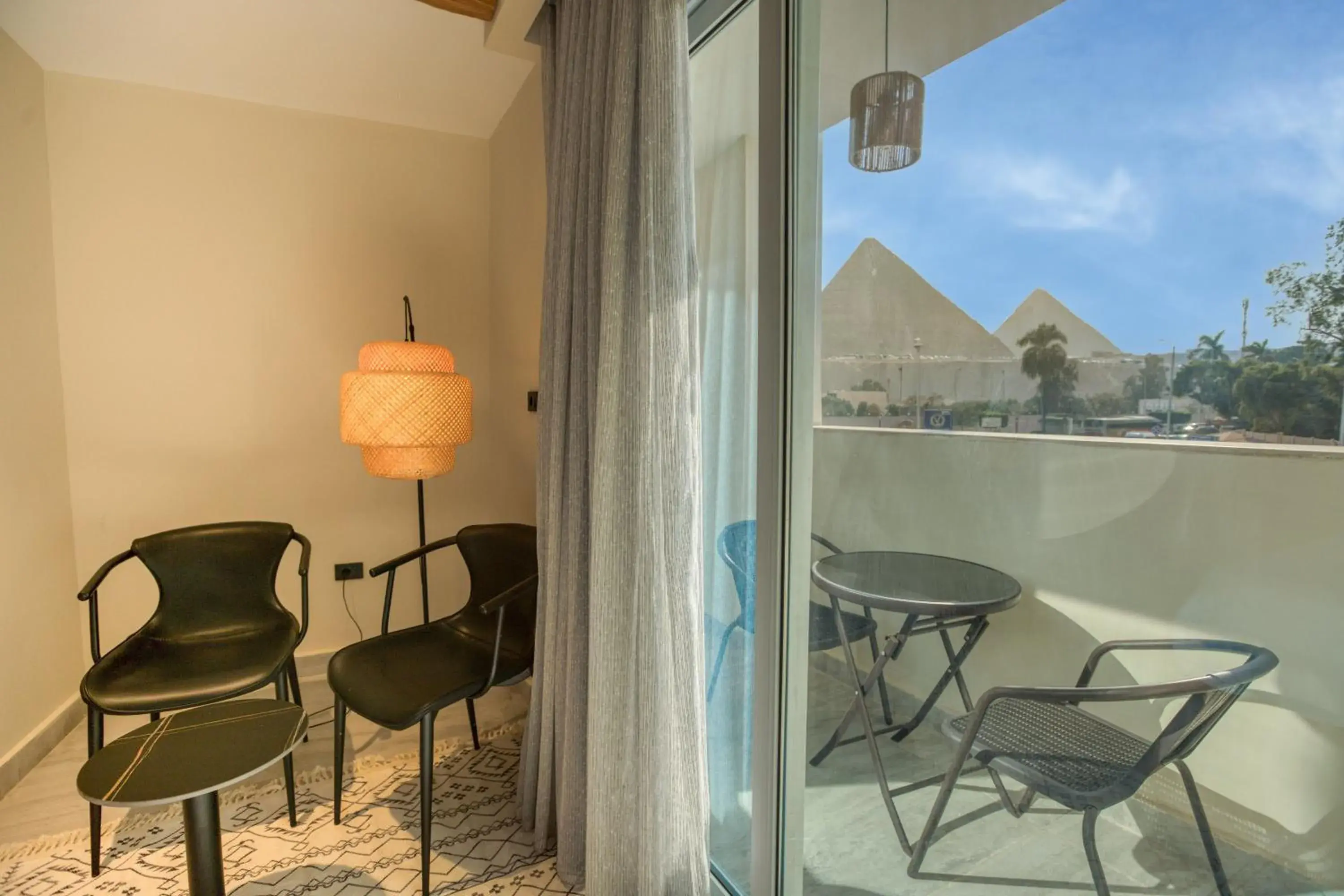 Deluxe Twin Room with Pyramids View in La Boutique Hôtel - Vue Des Pyramides Deluxe Twin Room with Pyramids View in La Boutique Hôtel - Vue Des Pyramides