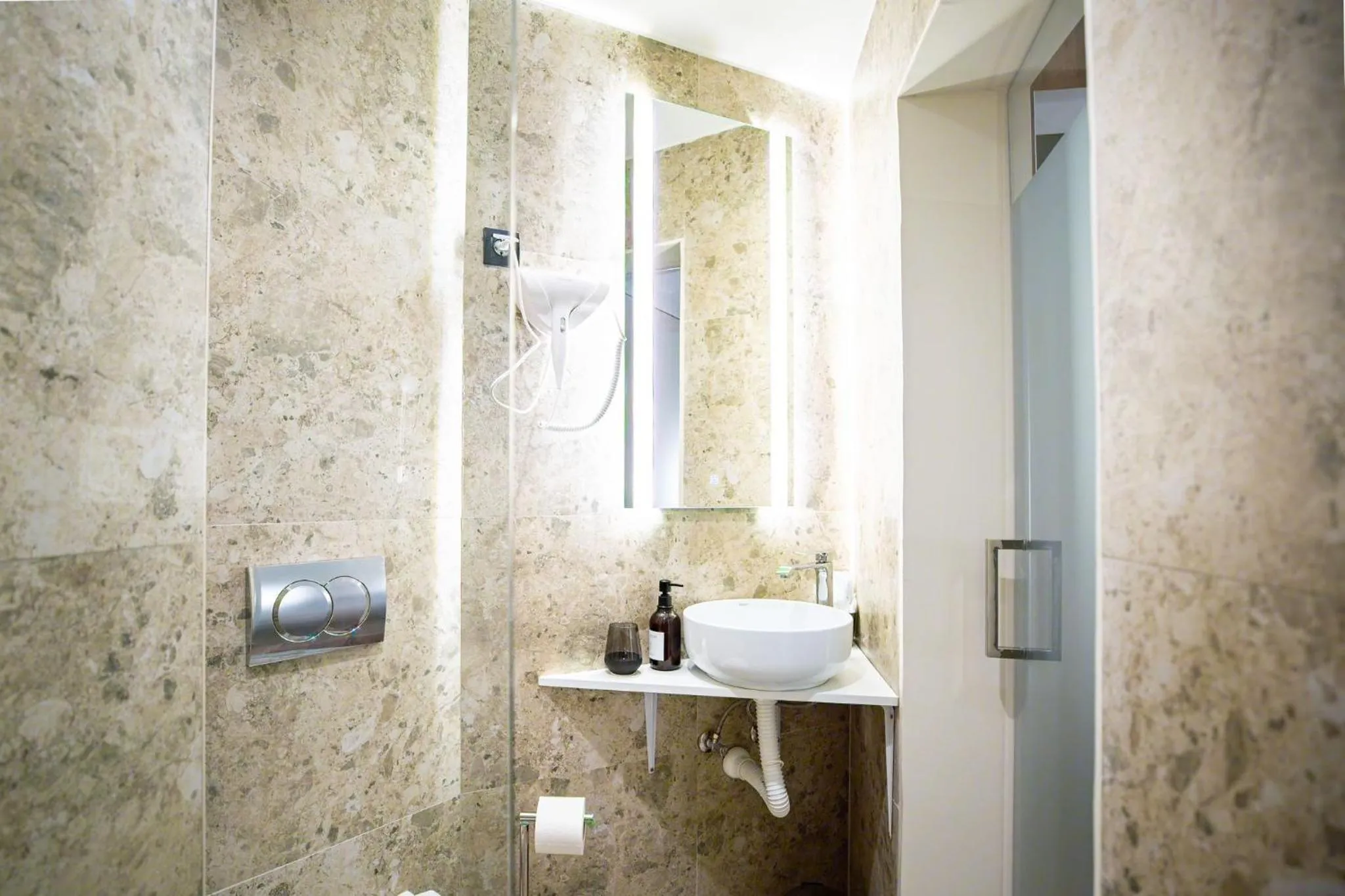 Shower in Simma Luxury Apartments & Rooms