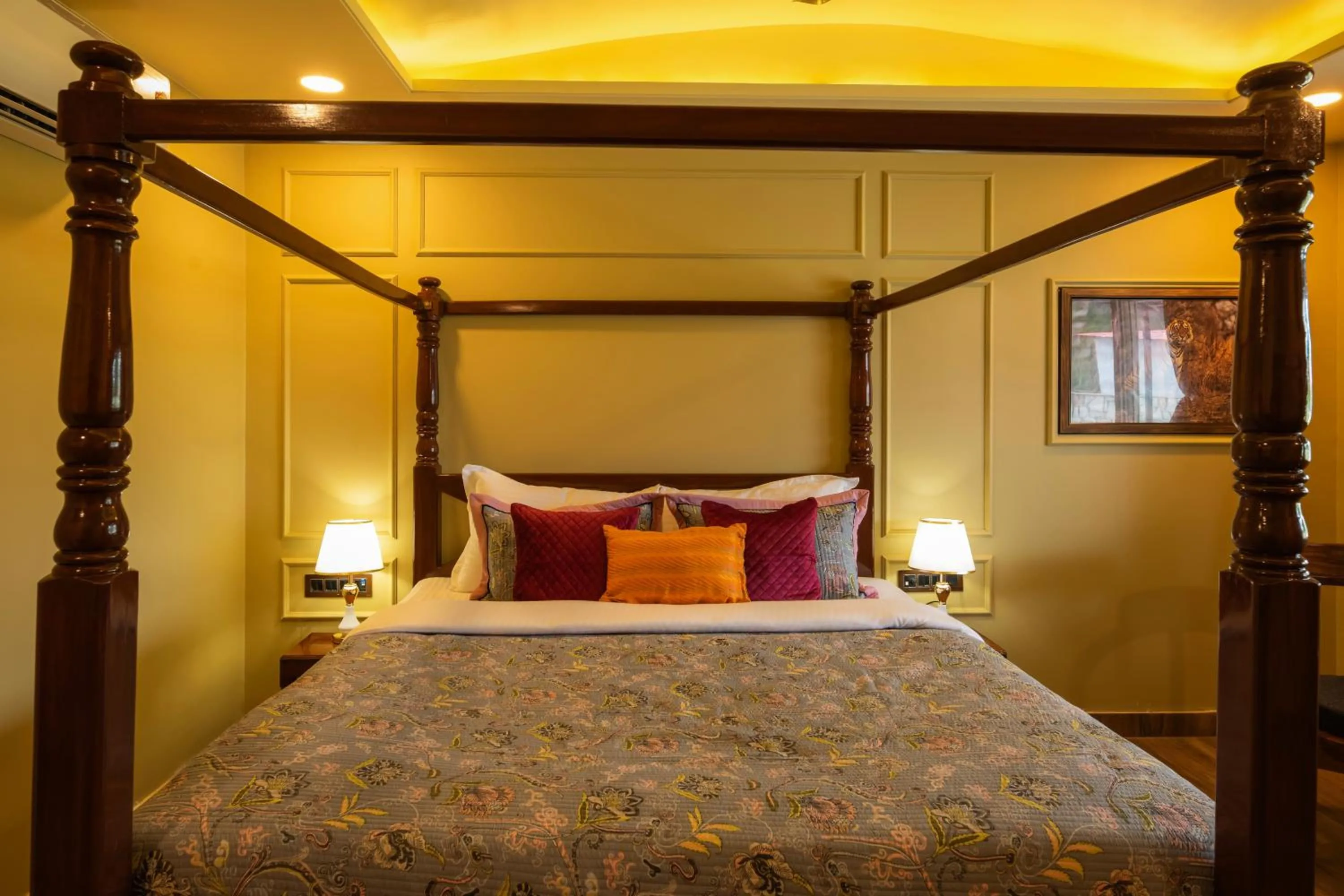 Bedroom, Bed in Aashiyana Luxury Cottages