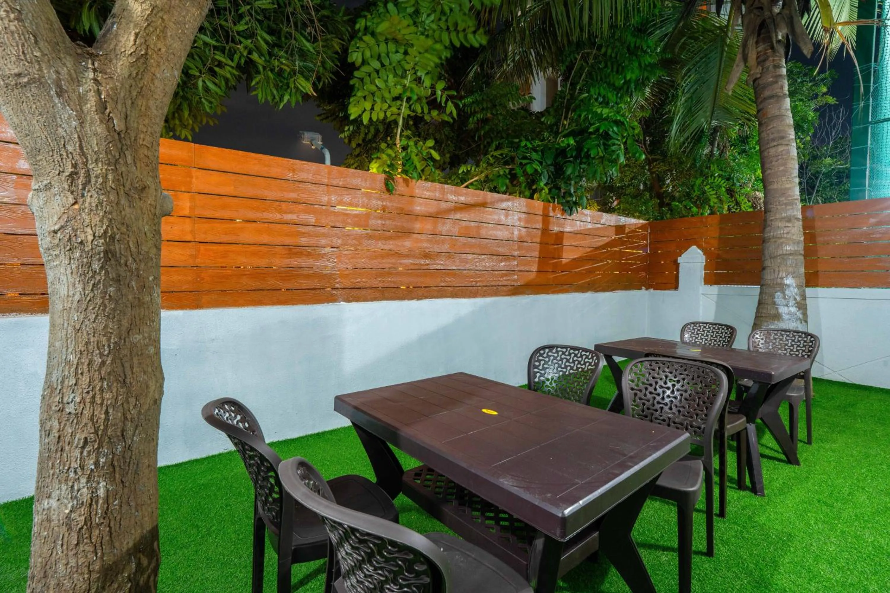 Dining area in Itsy Hotels Iconic