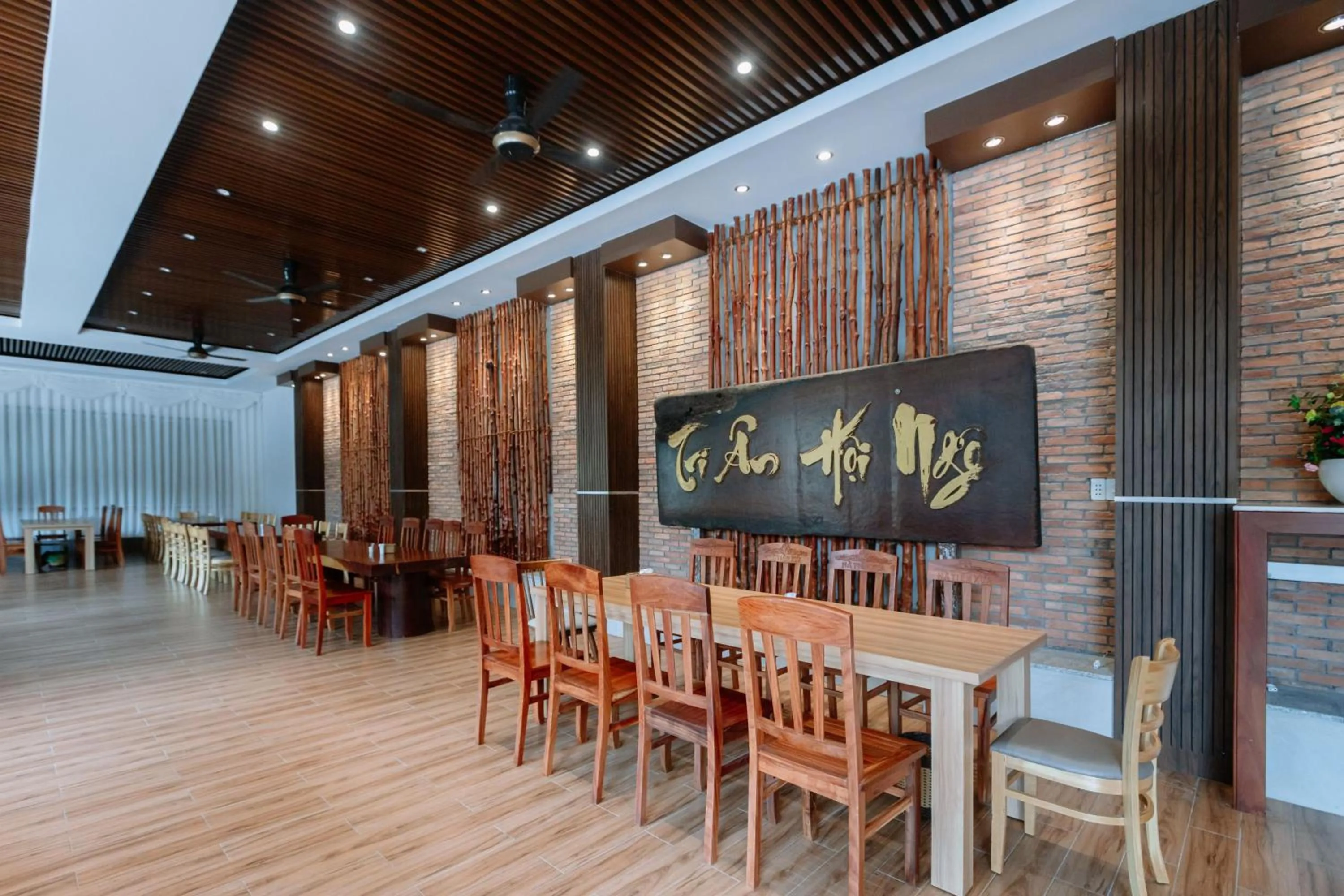 Restaurant/places to eat in Ha Tien Xua Hotel & Resort