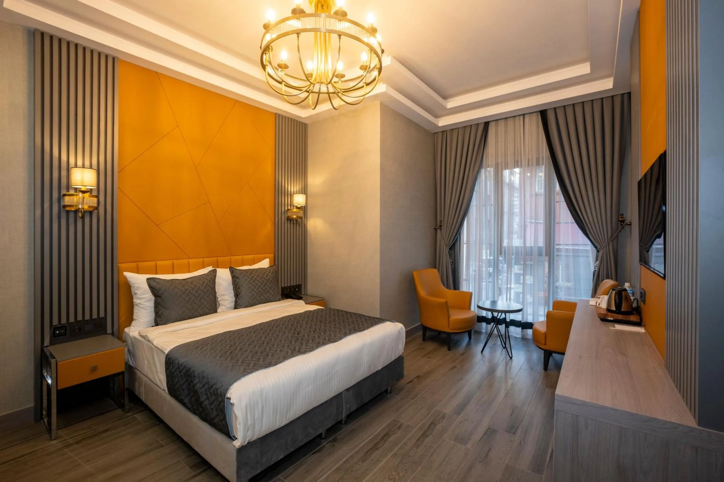 Photo of the whole room, Bed in Icon Hotel Bomonti