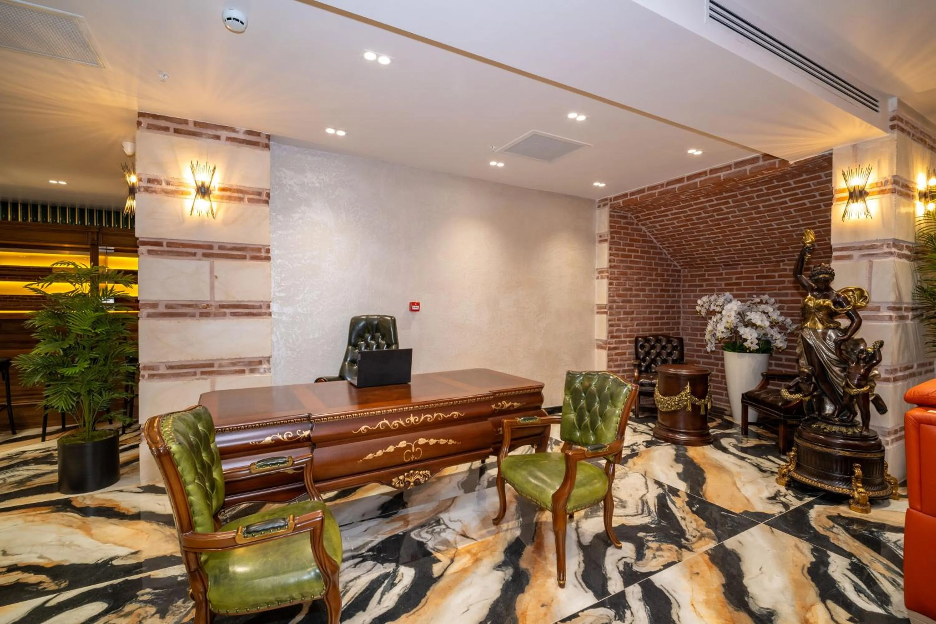 Lobby or reception in Icon Hotel Bomonti