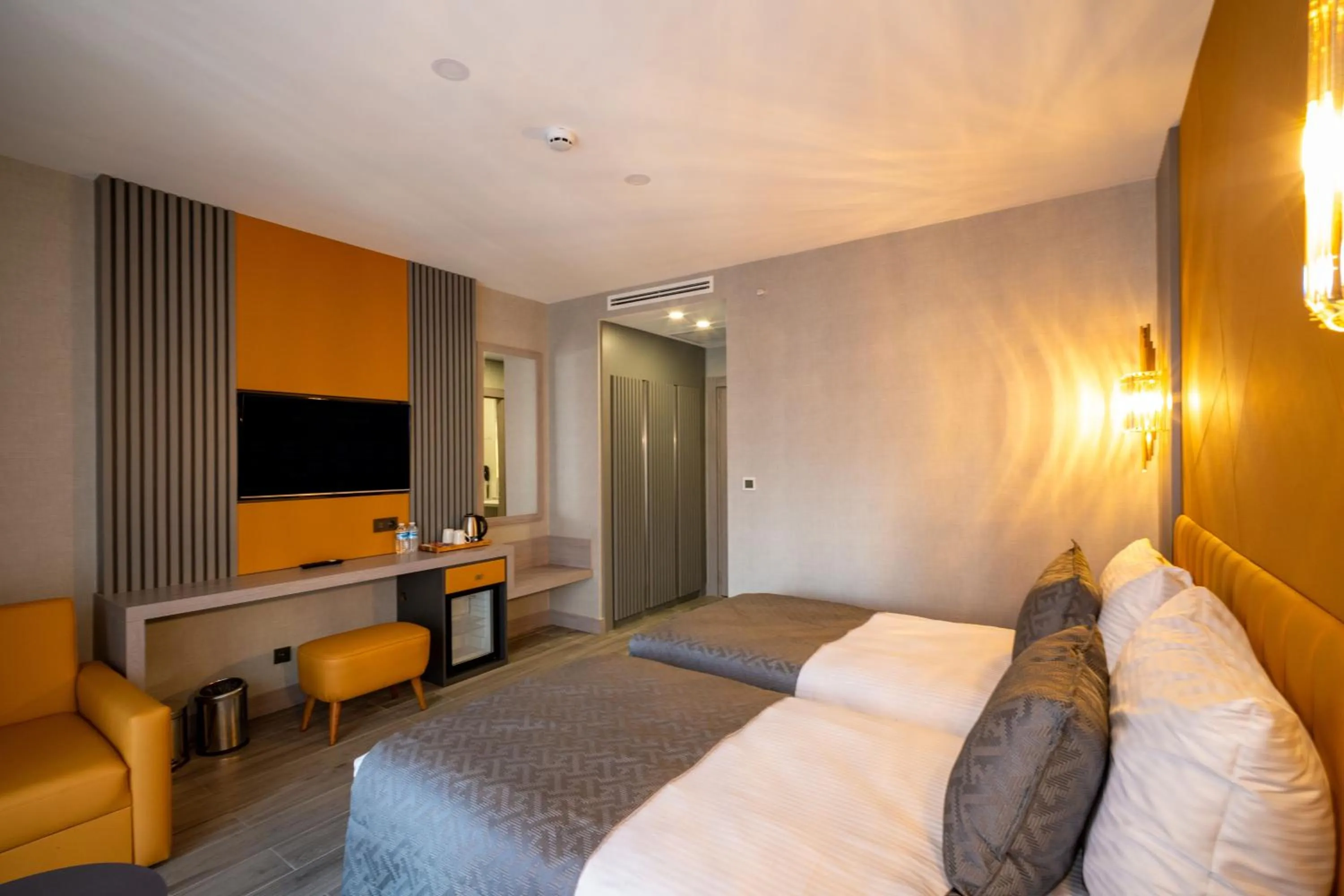TV and multimedia, Bed in Icon Hotel Bomonti