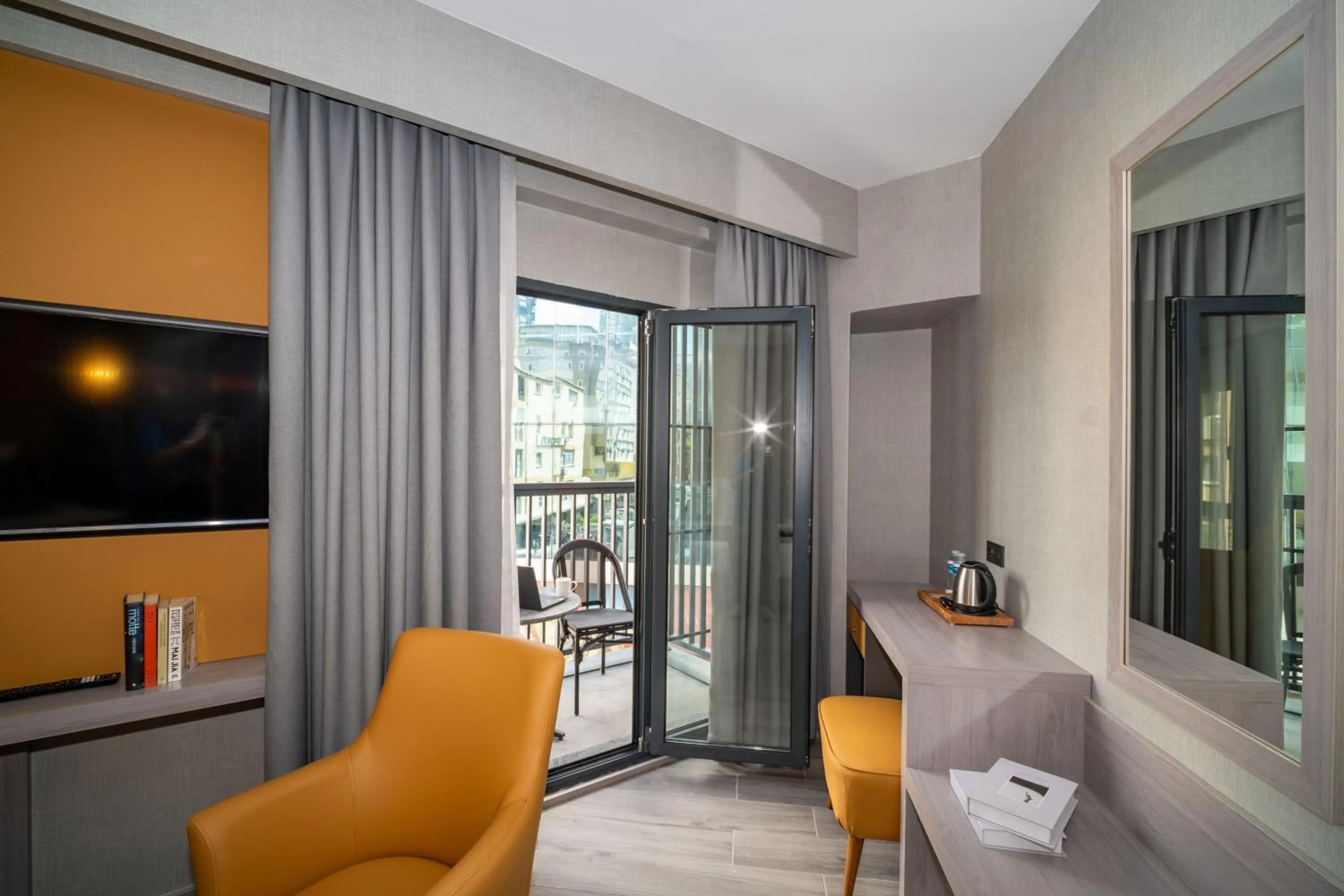 Coffee/tea facilities in Icon Hotel Bomonti