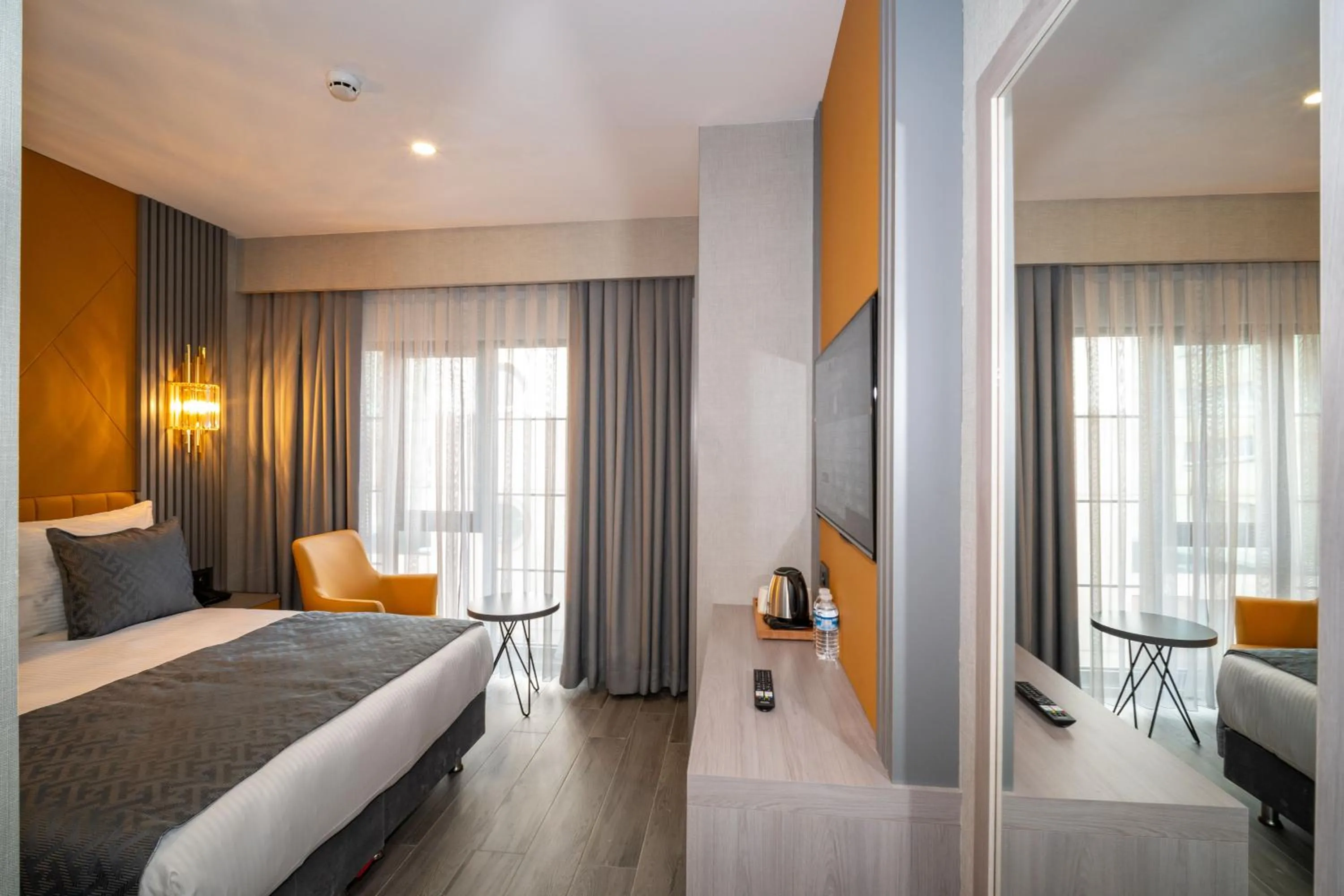 Bedroom, Bed in Icon Hotel Bomonti