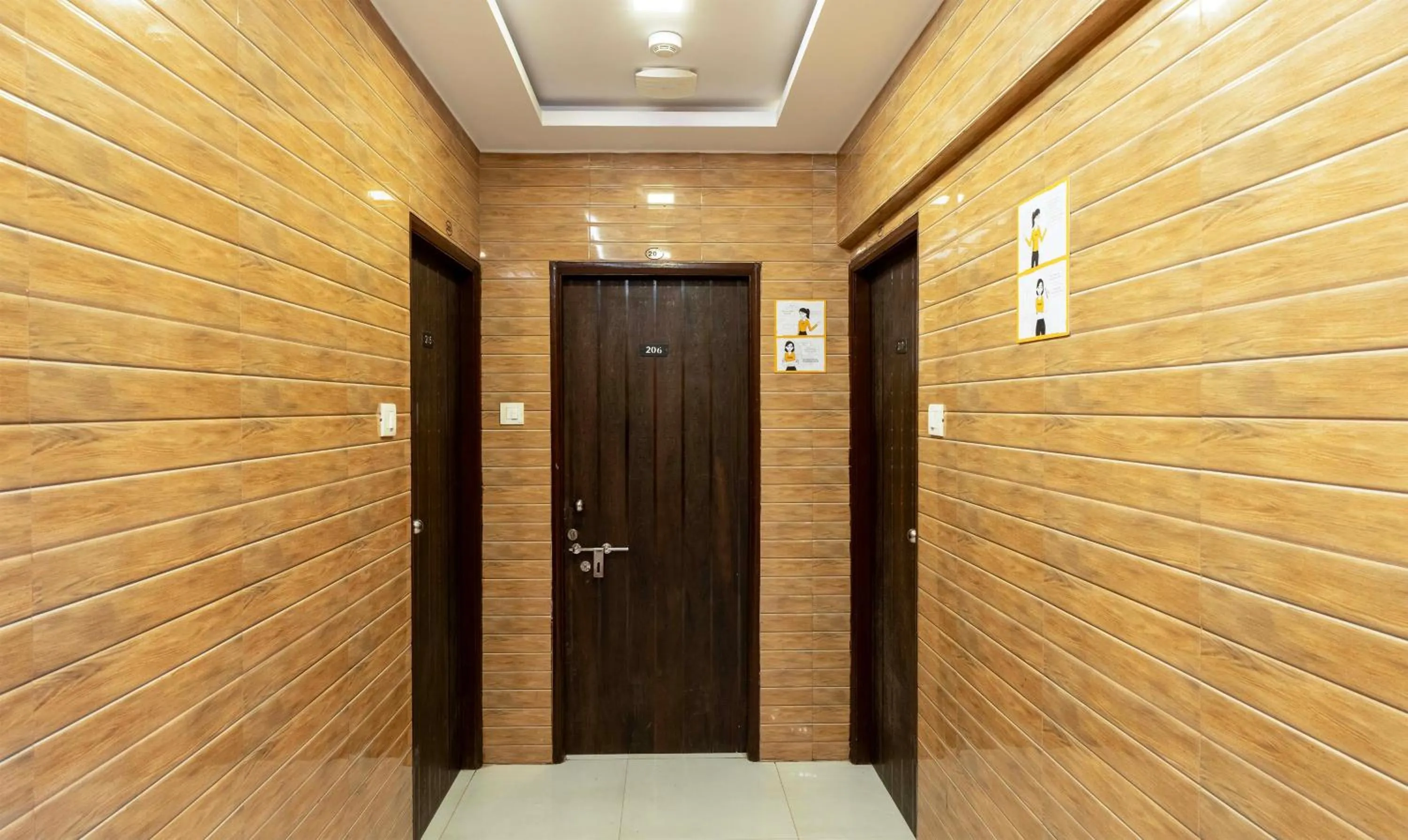 Lobby or reception in Itsy Hotels Bindra Elite