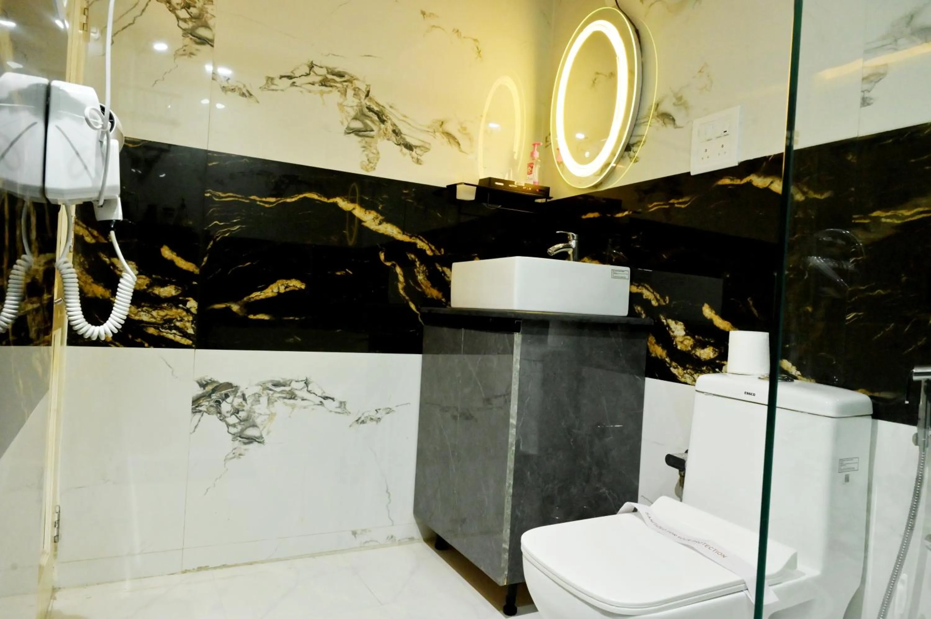 Toilet in Griham Inn