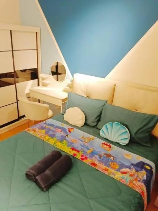 Bed in Maya Bay Residences SplashMania