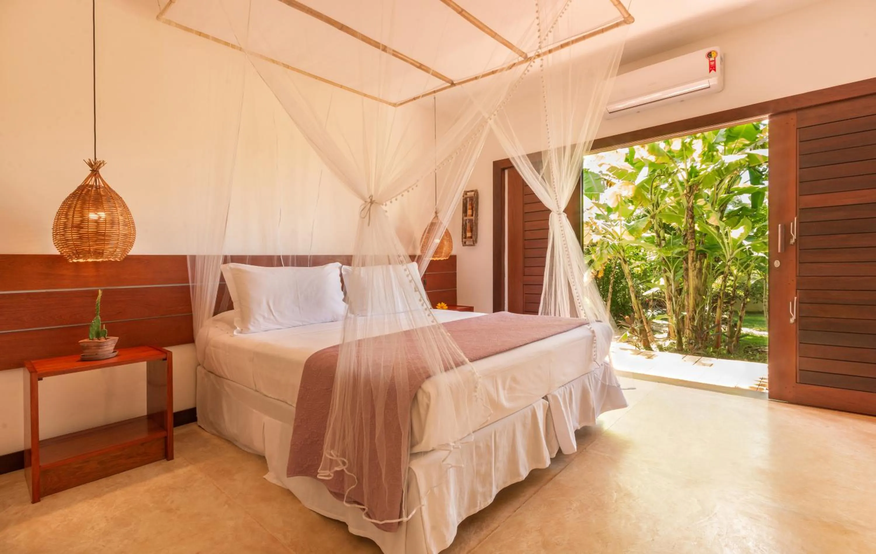 Photo of the whole room, Bed in Hara Pousada e SPA